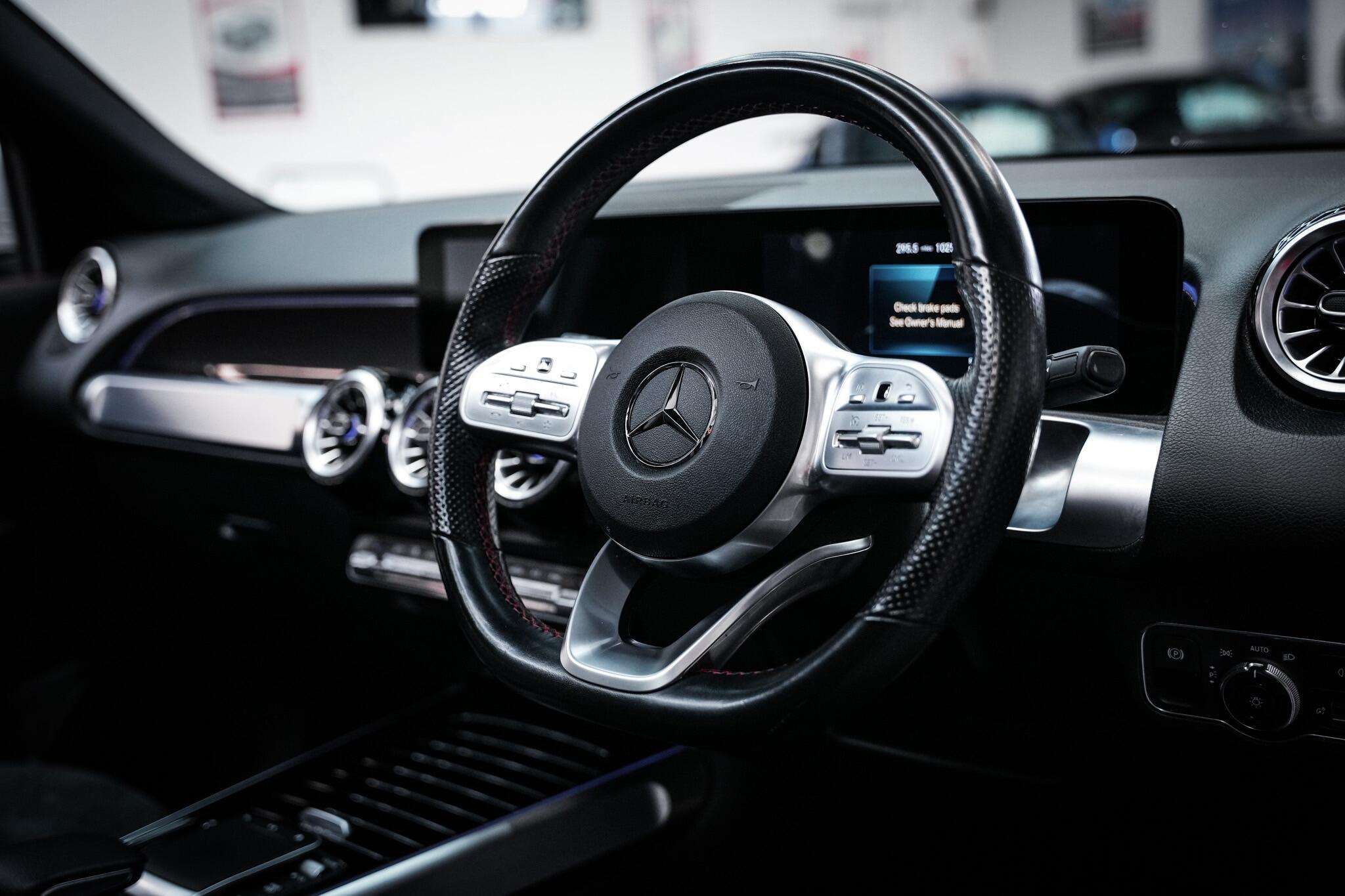 Mercedes-Benz GLB view 19