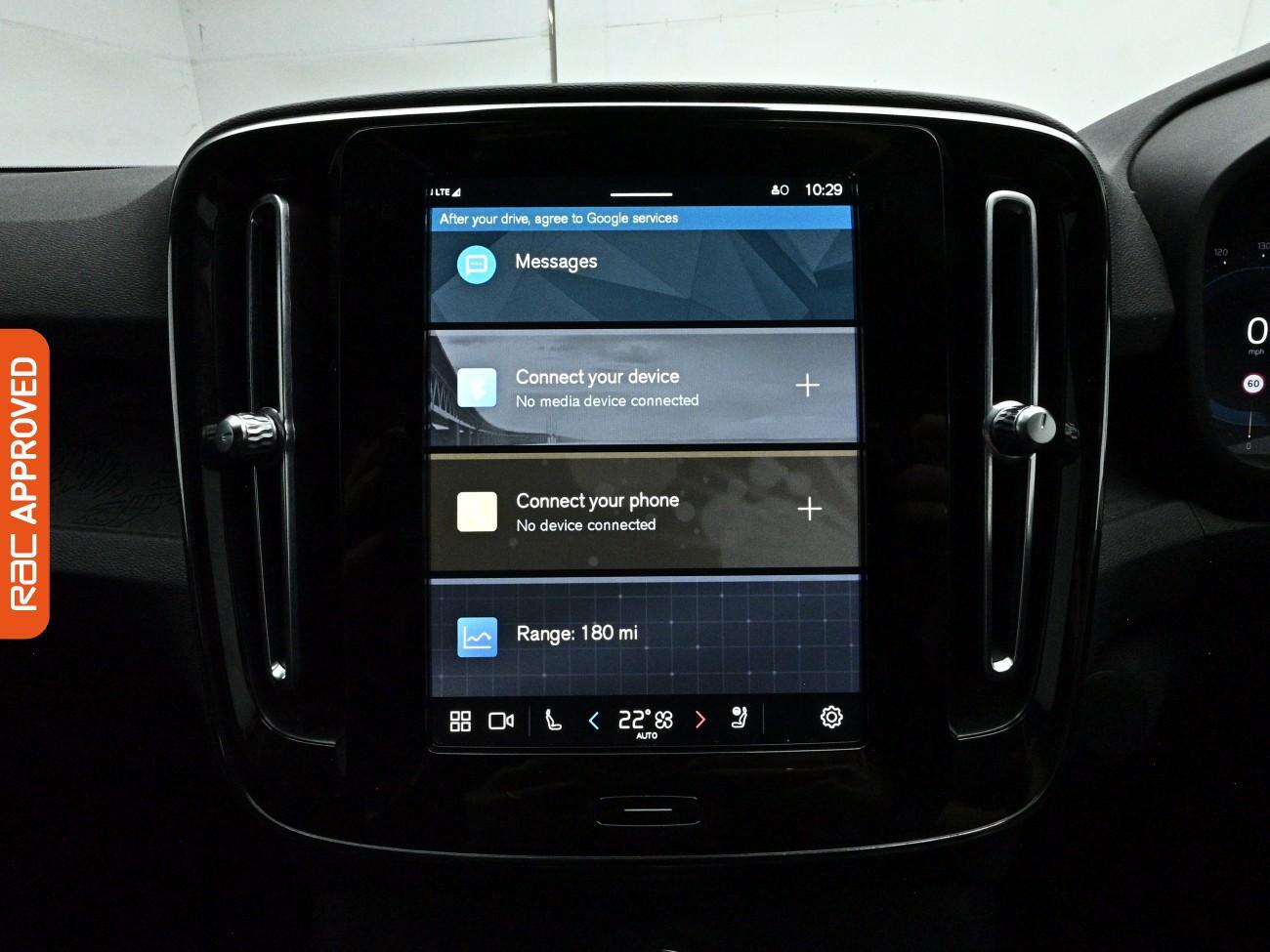 Volvo XC40 view 16