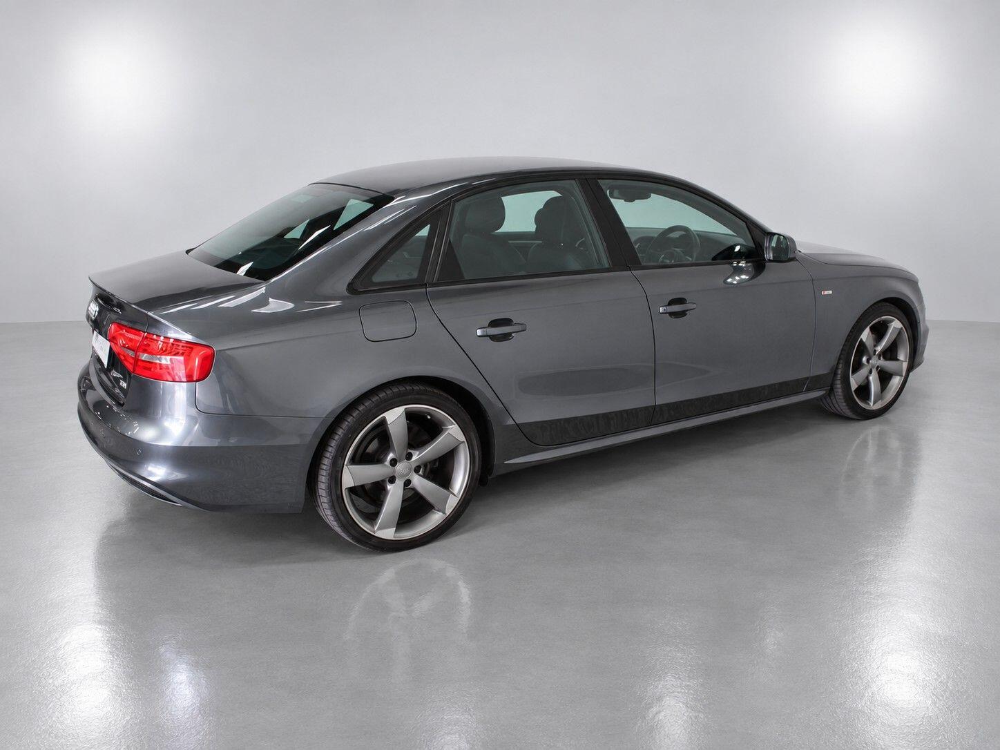 Audi A4 view 11