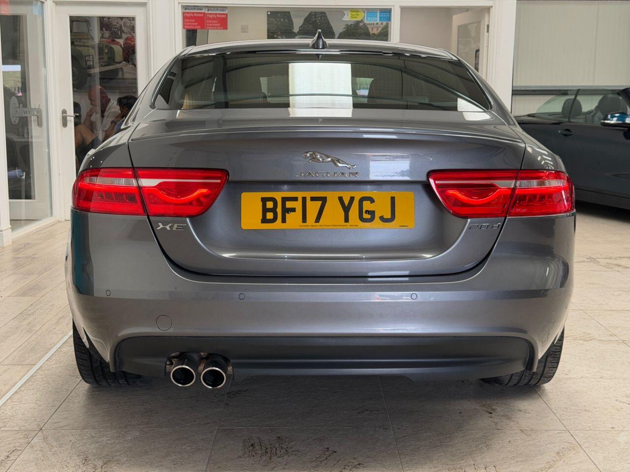 Jaguar Xe view 14