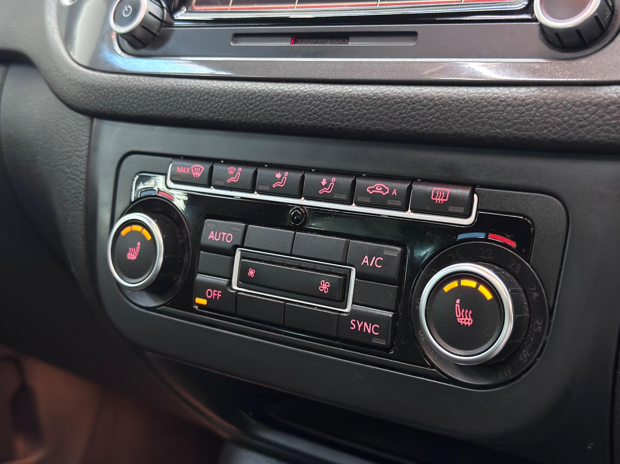 Volkswagen Tiguan view 13