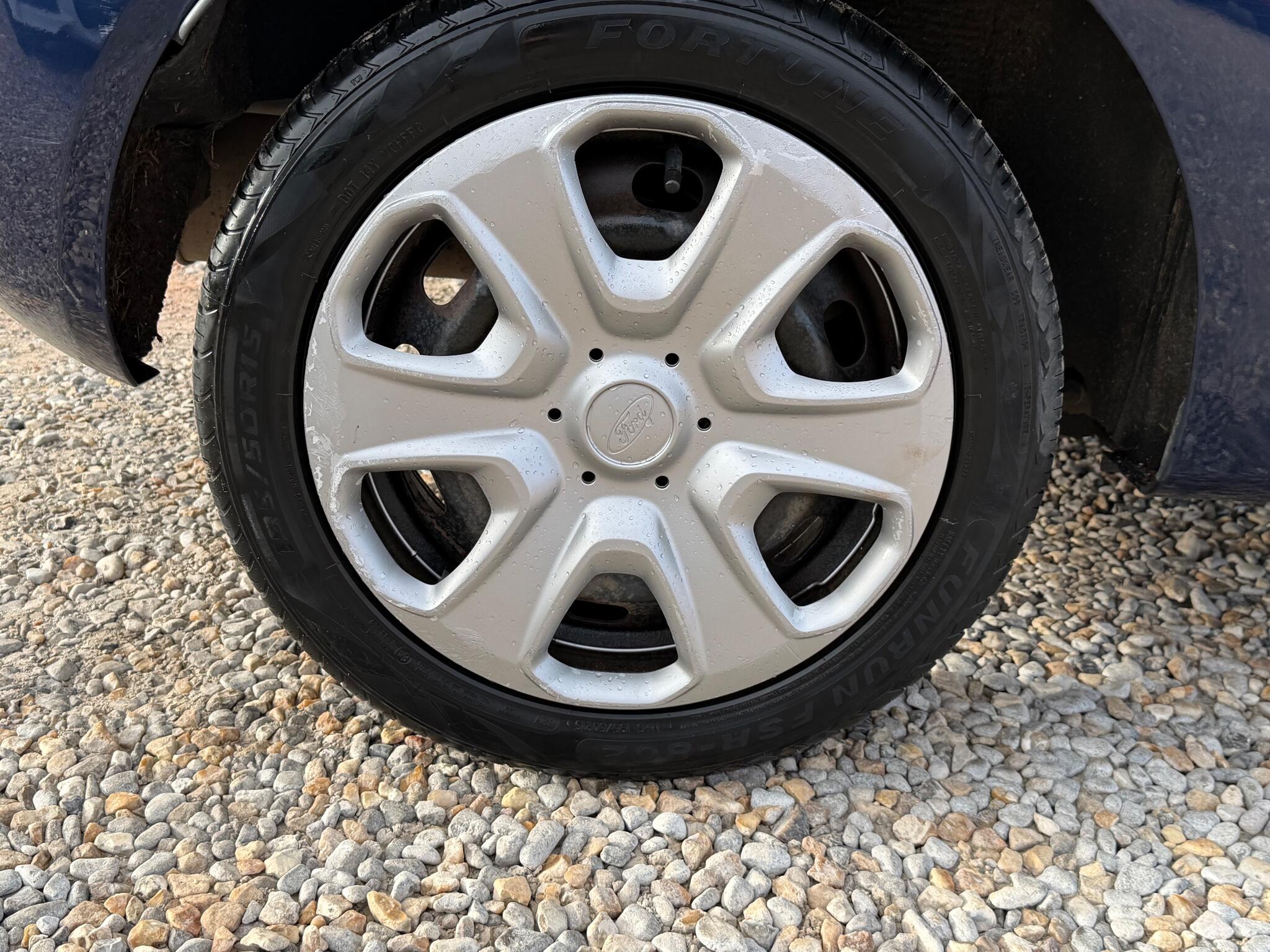 Ford Fiesta view 3