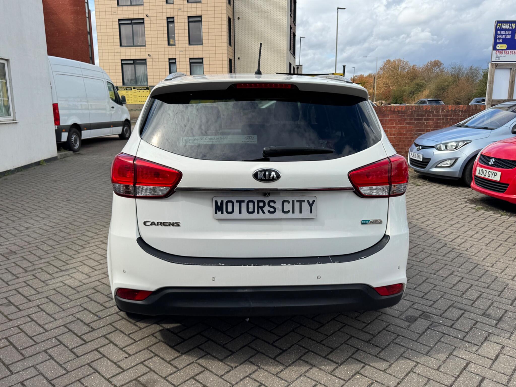 Kia Carens view 9