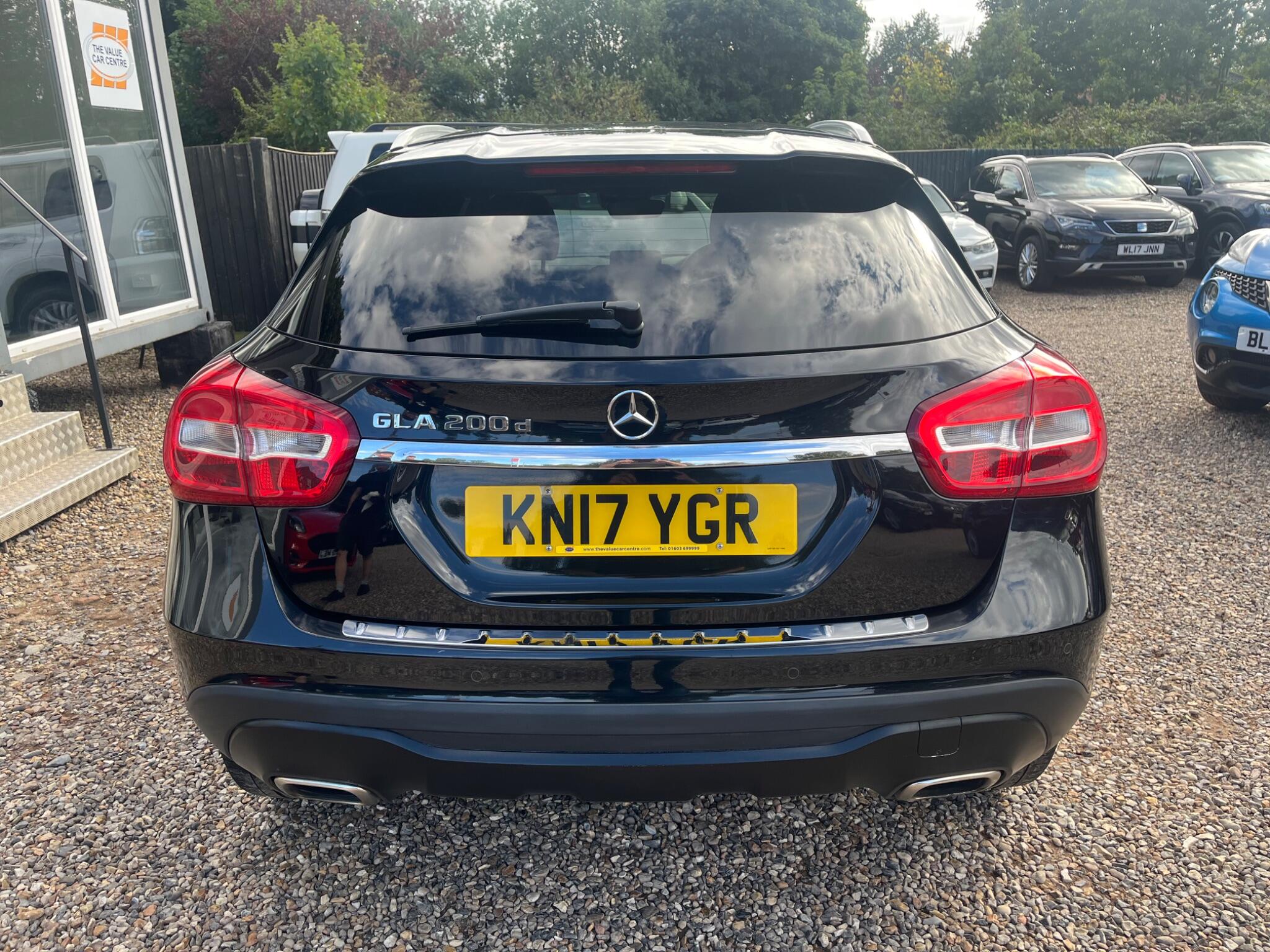 Mercedes-Benz GLA view 5