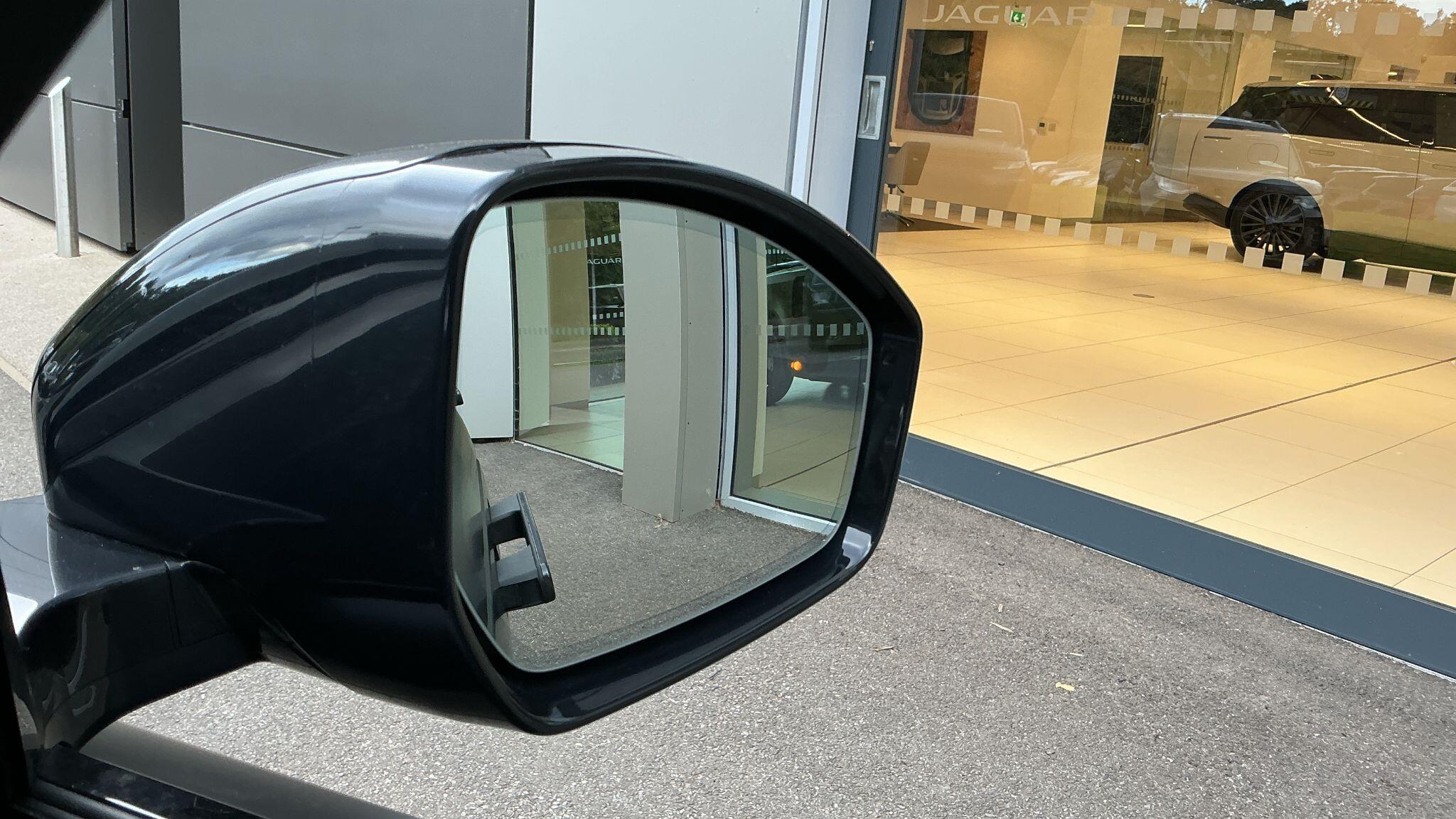 Land Rover Range Rover Velar view 42