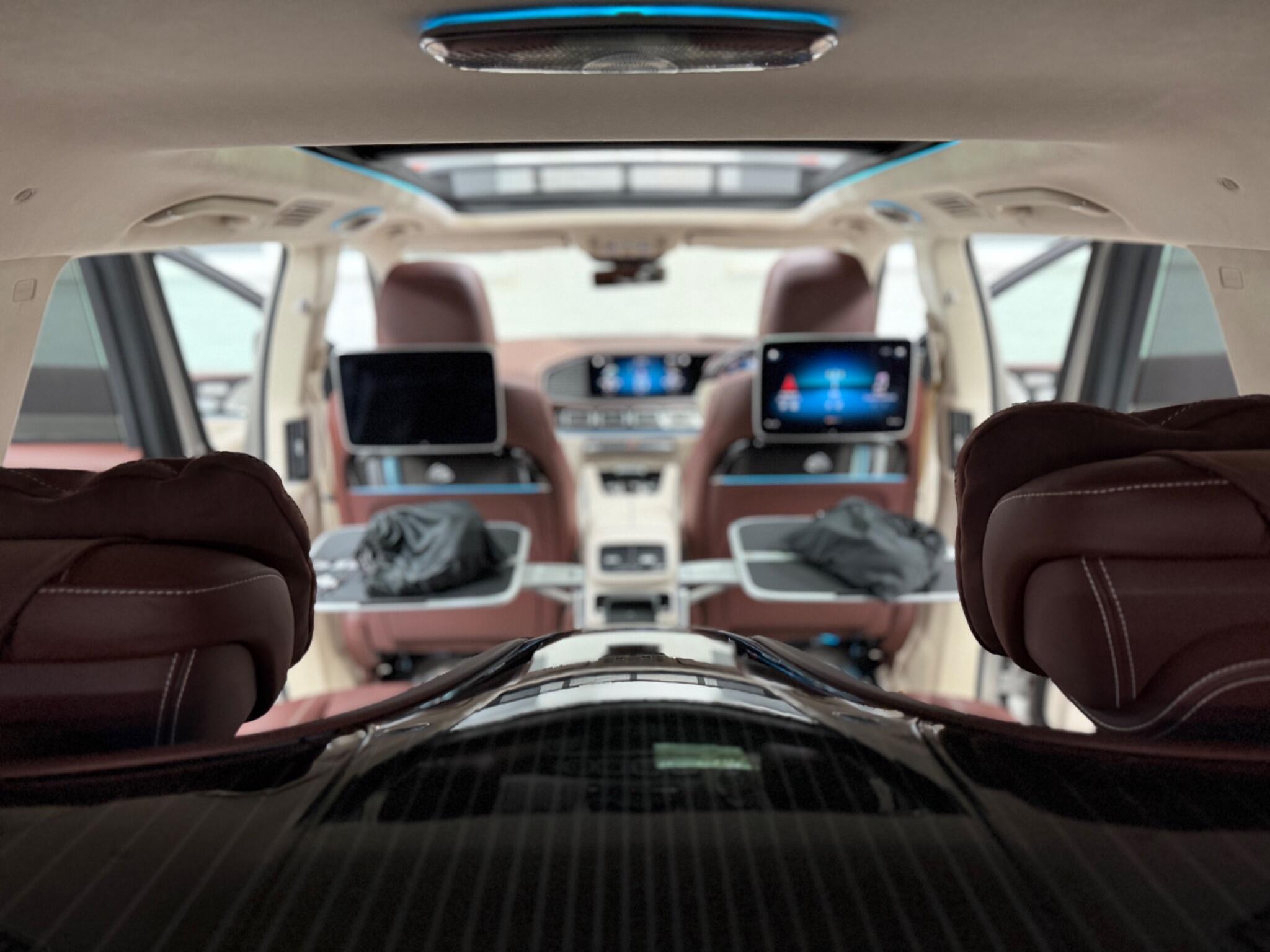 Mercedes-Benz GLS view 39