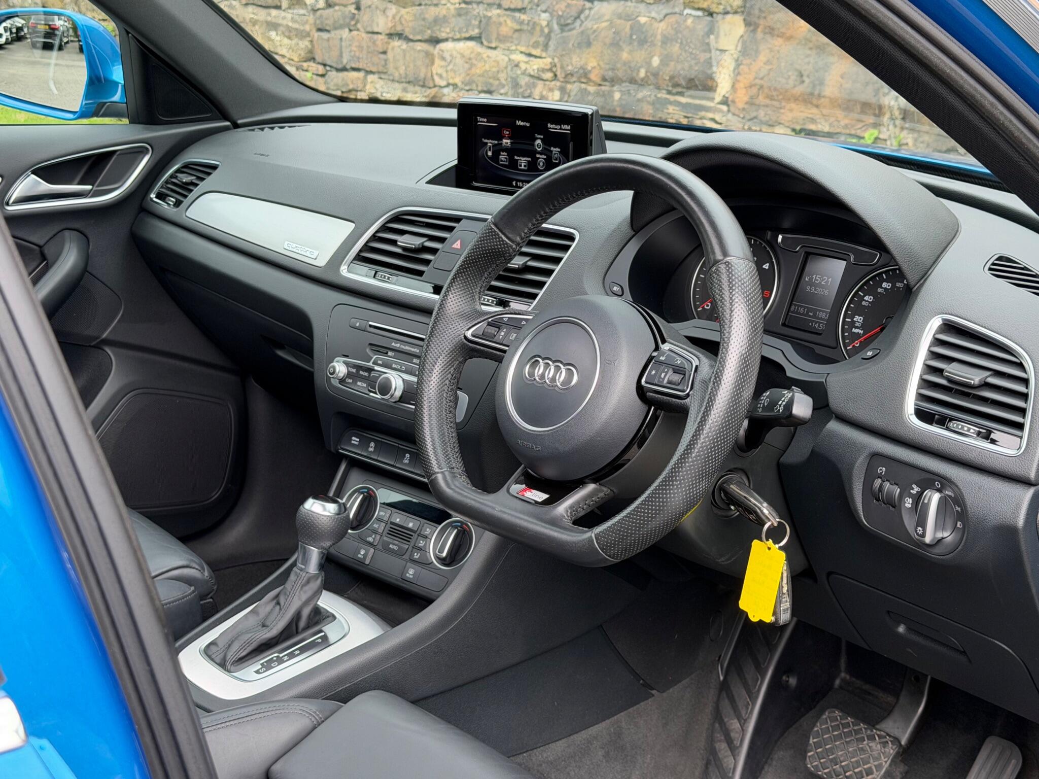 Audi Q3 view 13