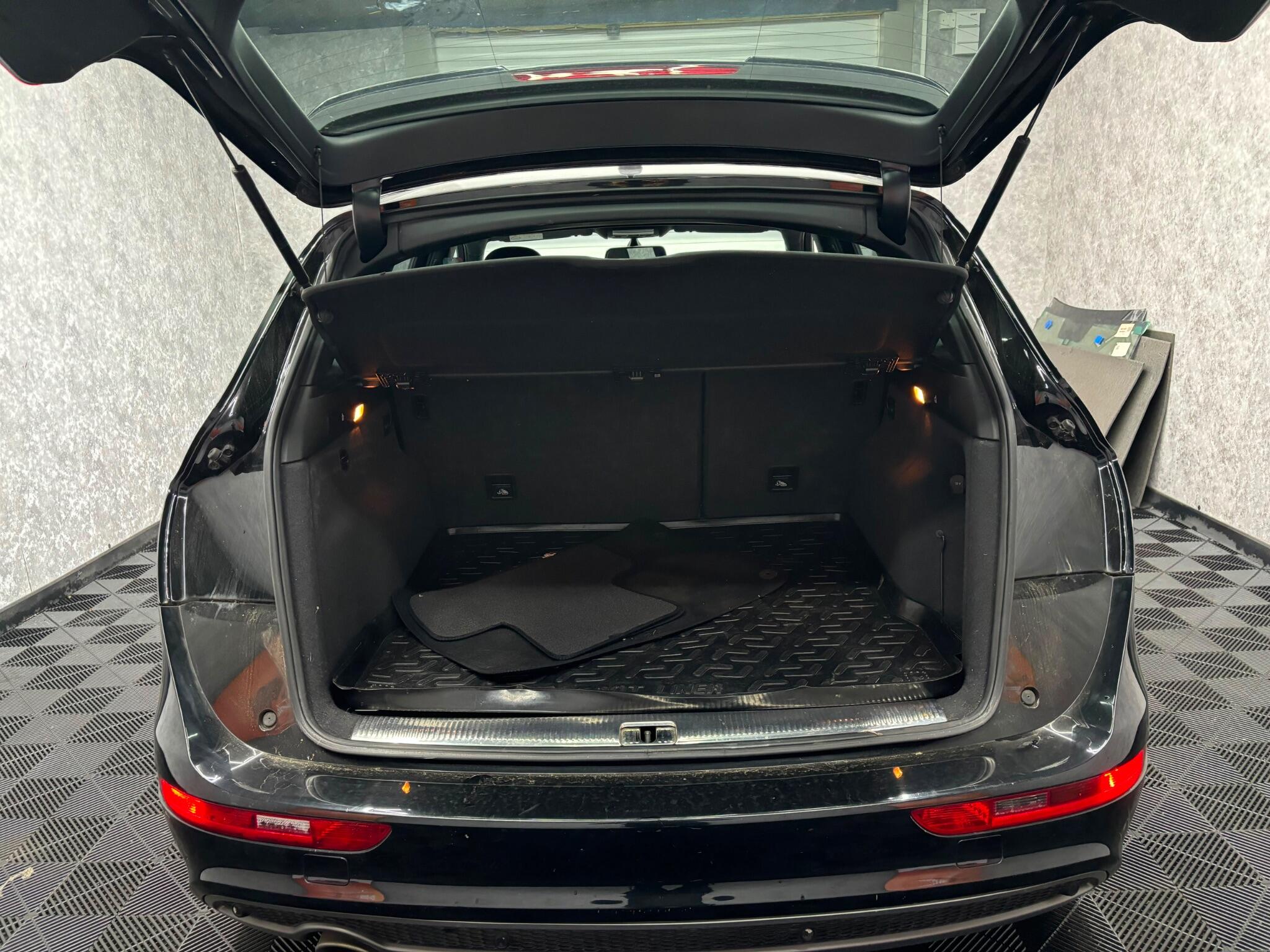 Audi Q5 view 27