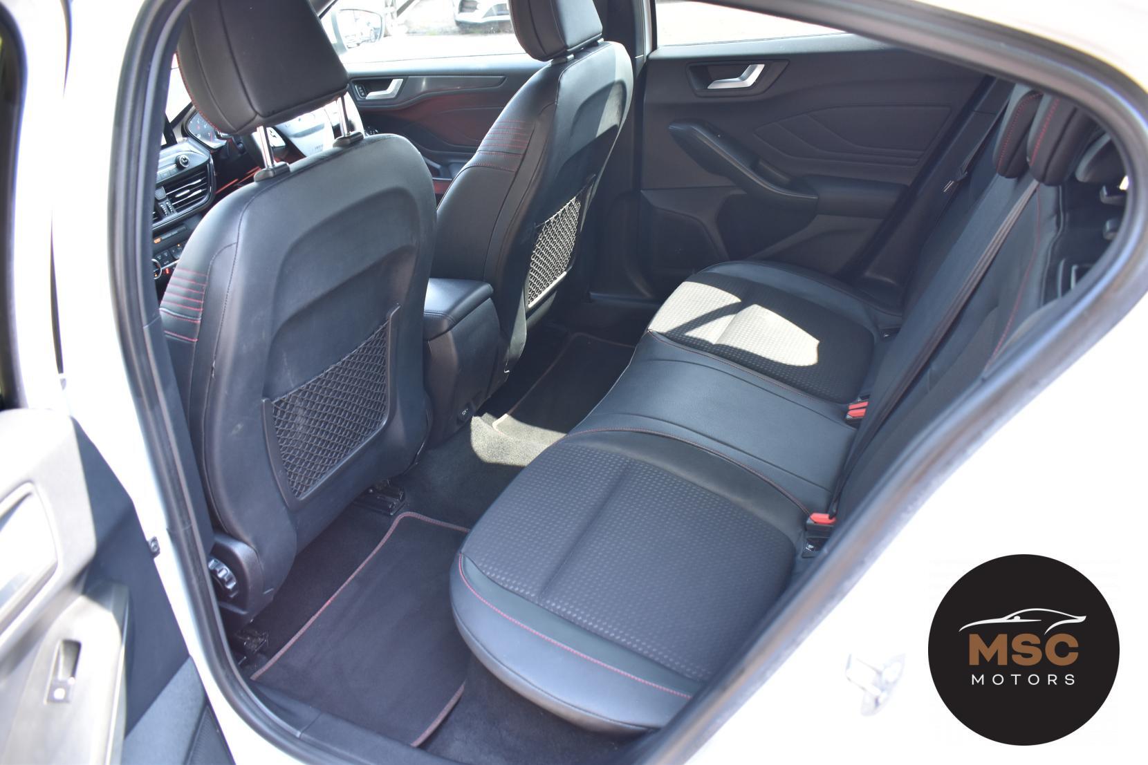 Ford Focus view 39