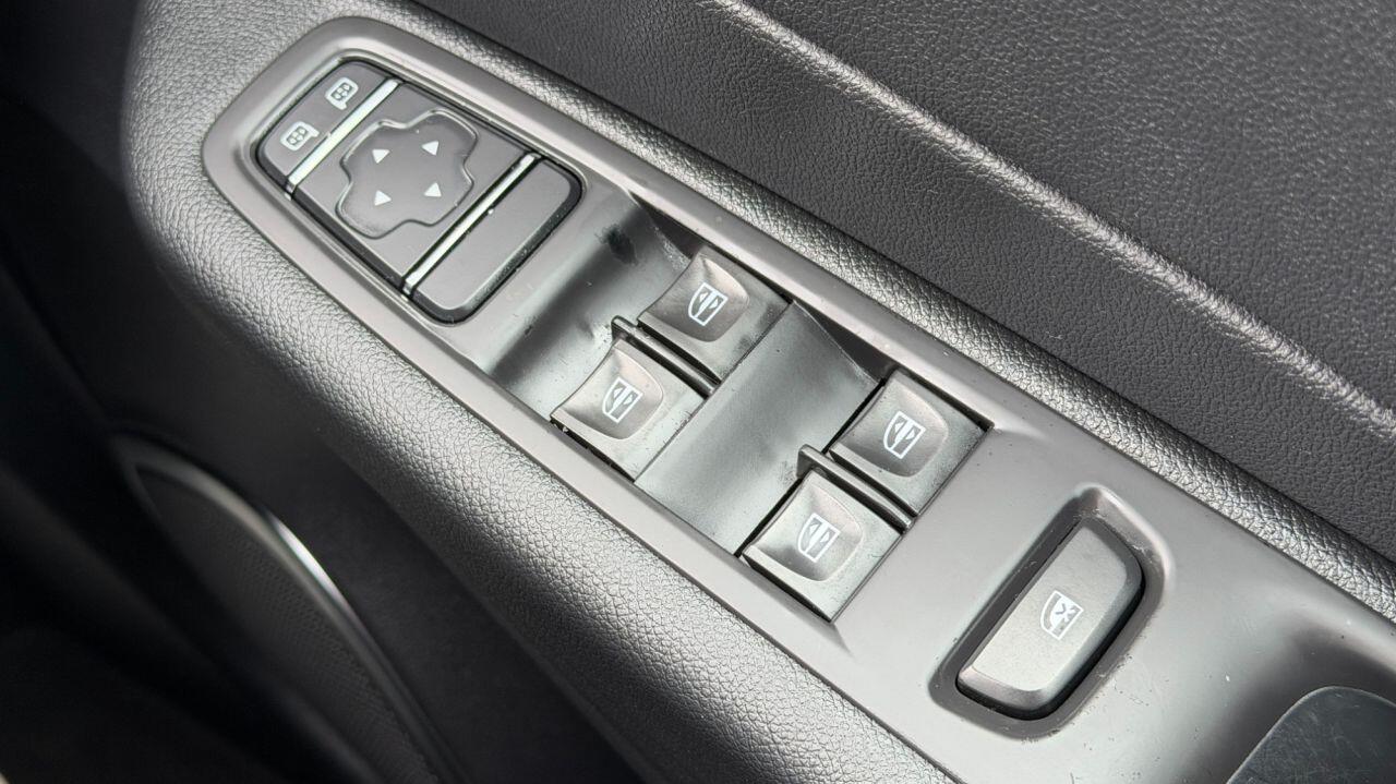 Renault Captur view 30