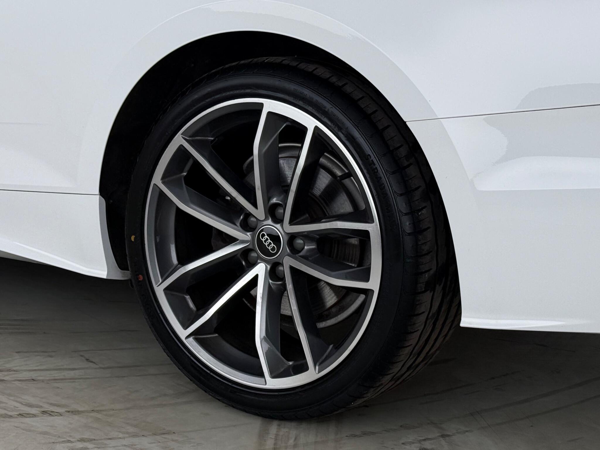 Audi A5 view 9