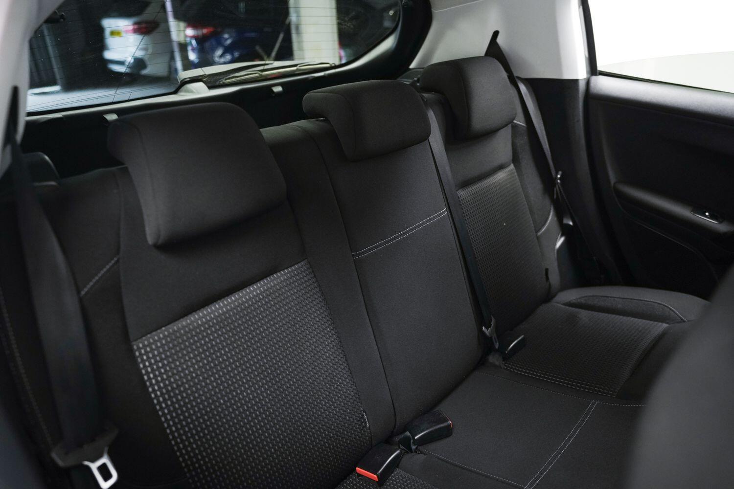 Peugeot 208 view 8