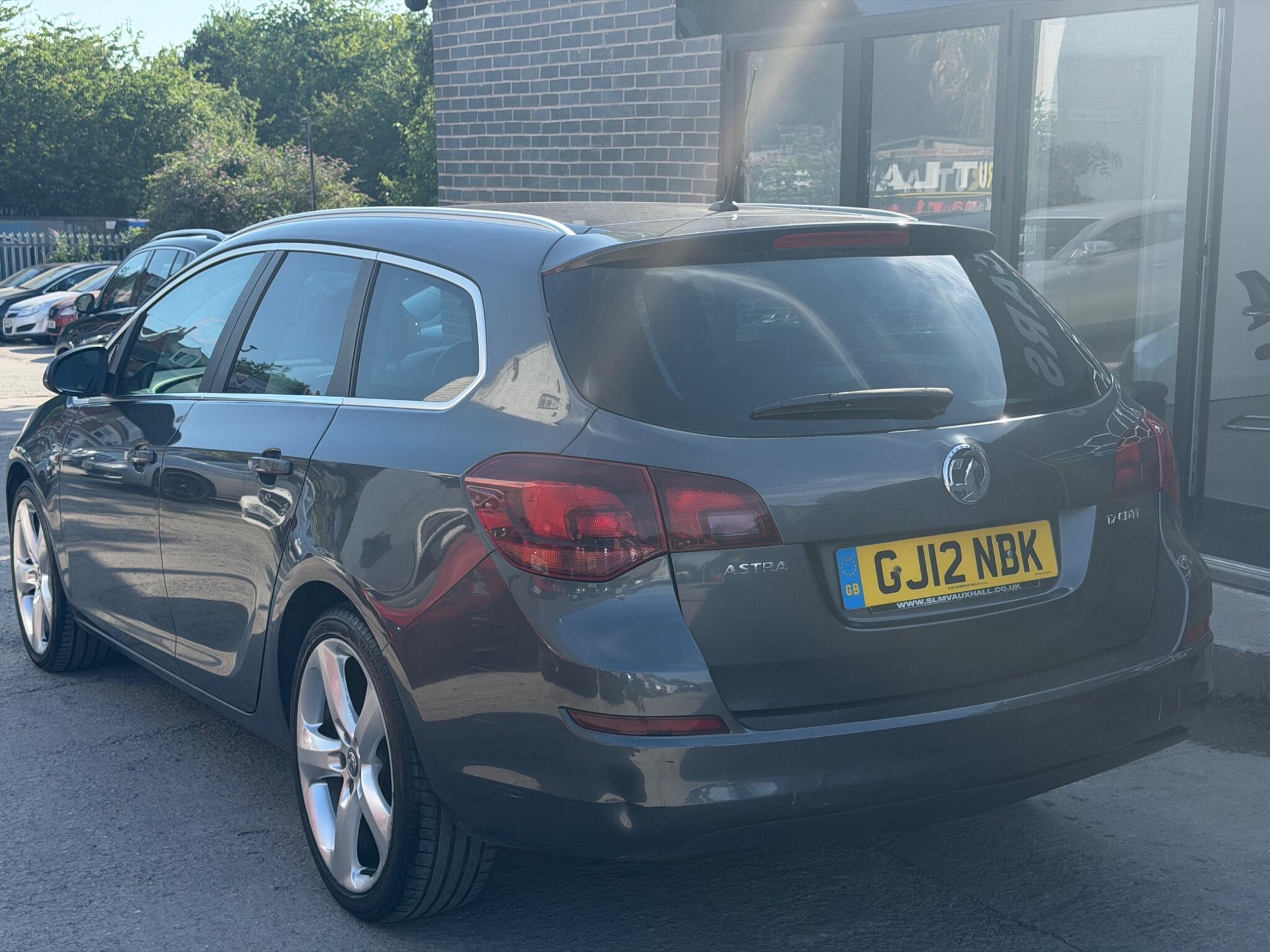Vauxhall Astra view 6
