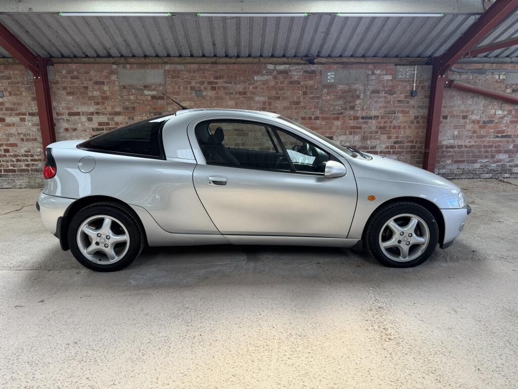 Vauxhall Tigra view 3
