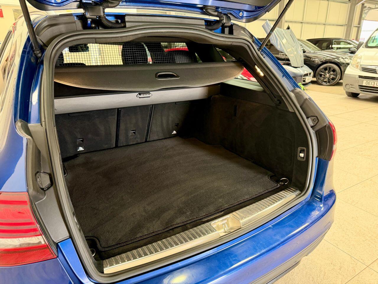 Mercedes-Benz C Class view 25