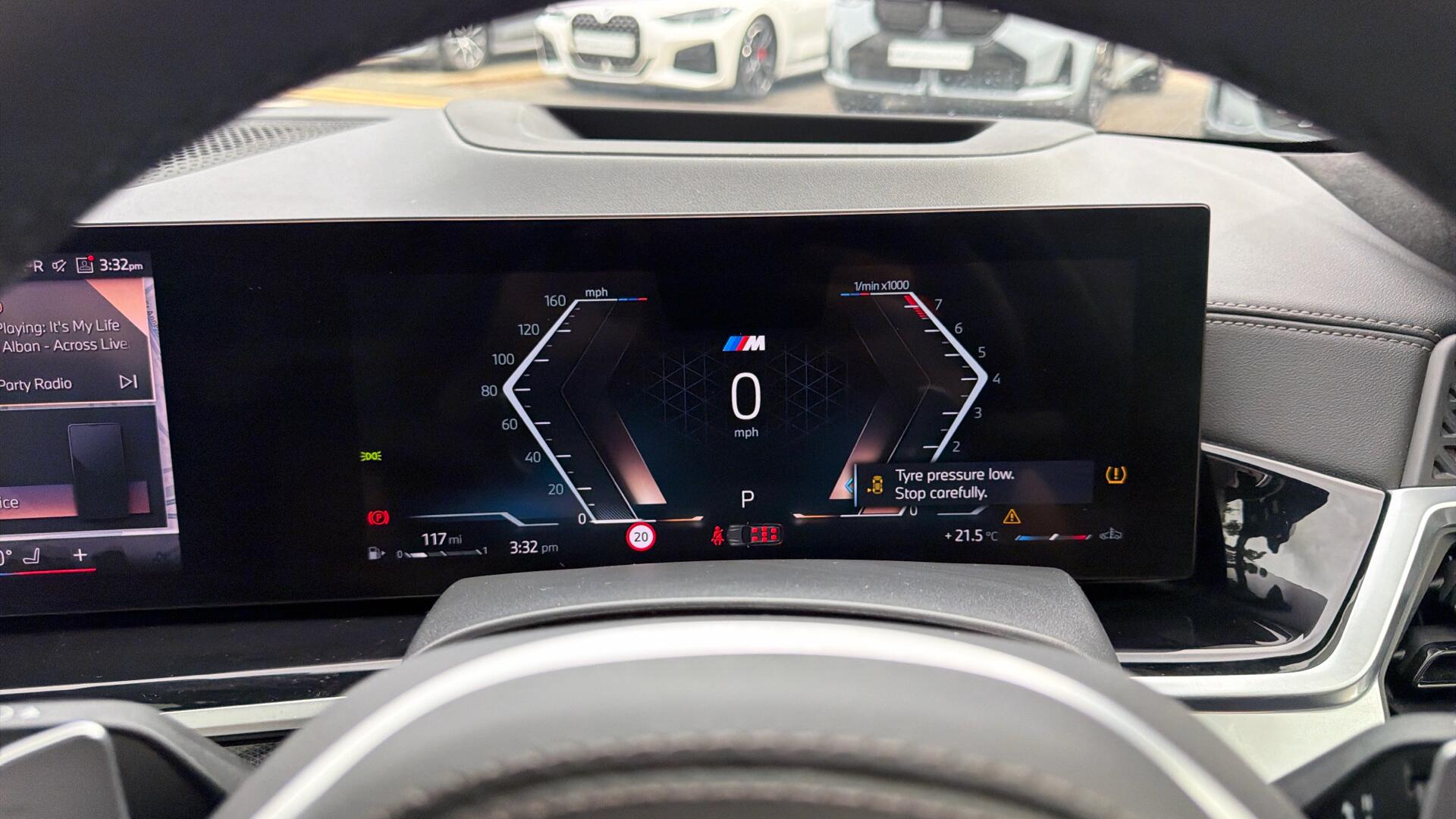 BMW X7 view 9