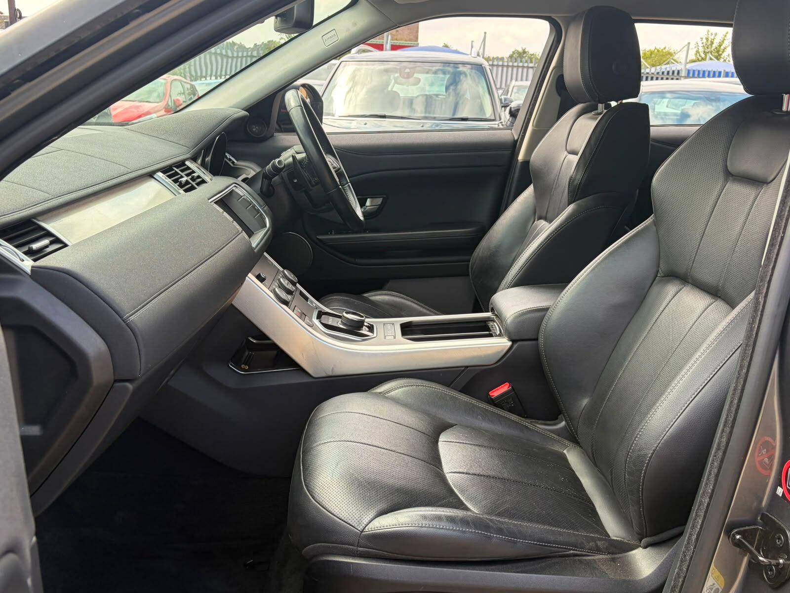 Land Rover Range Rover Evoque view 27