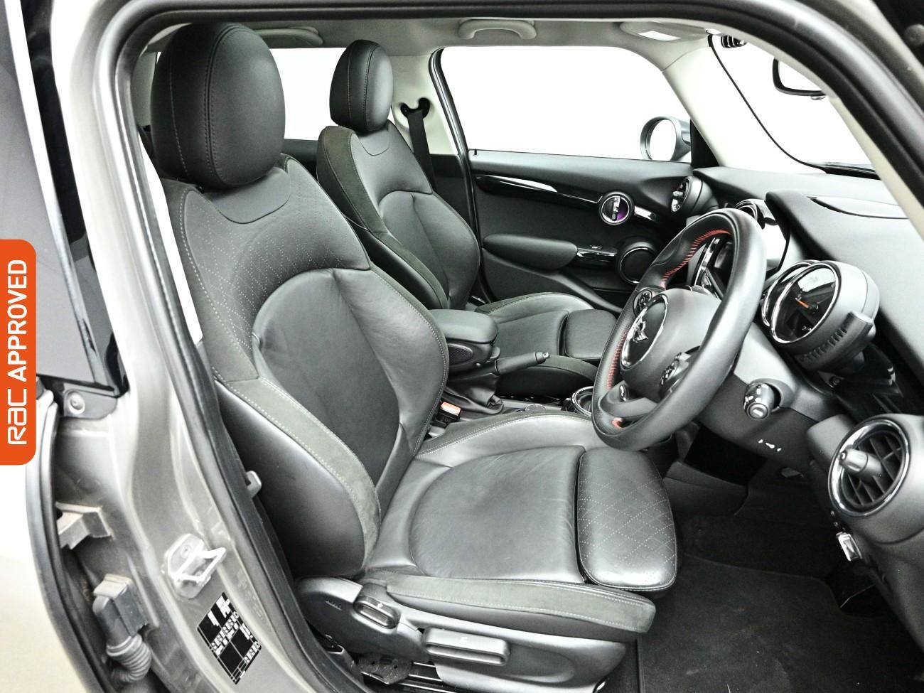 Mini Hatch view 12
