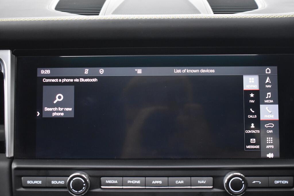 Porsche Macan view 86