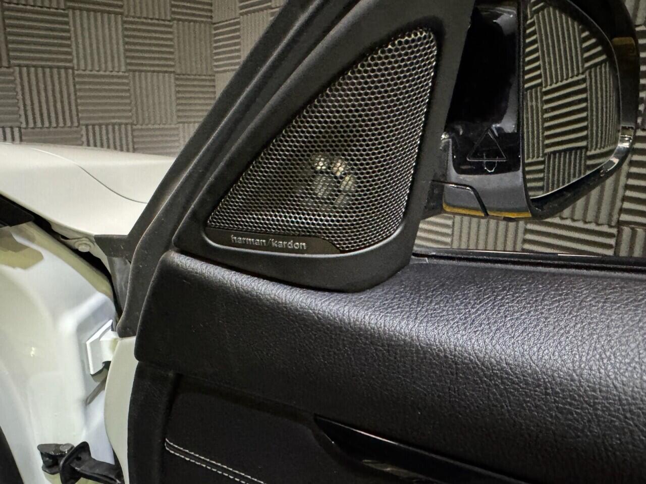 BMW M4 view 23