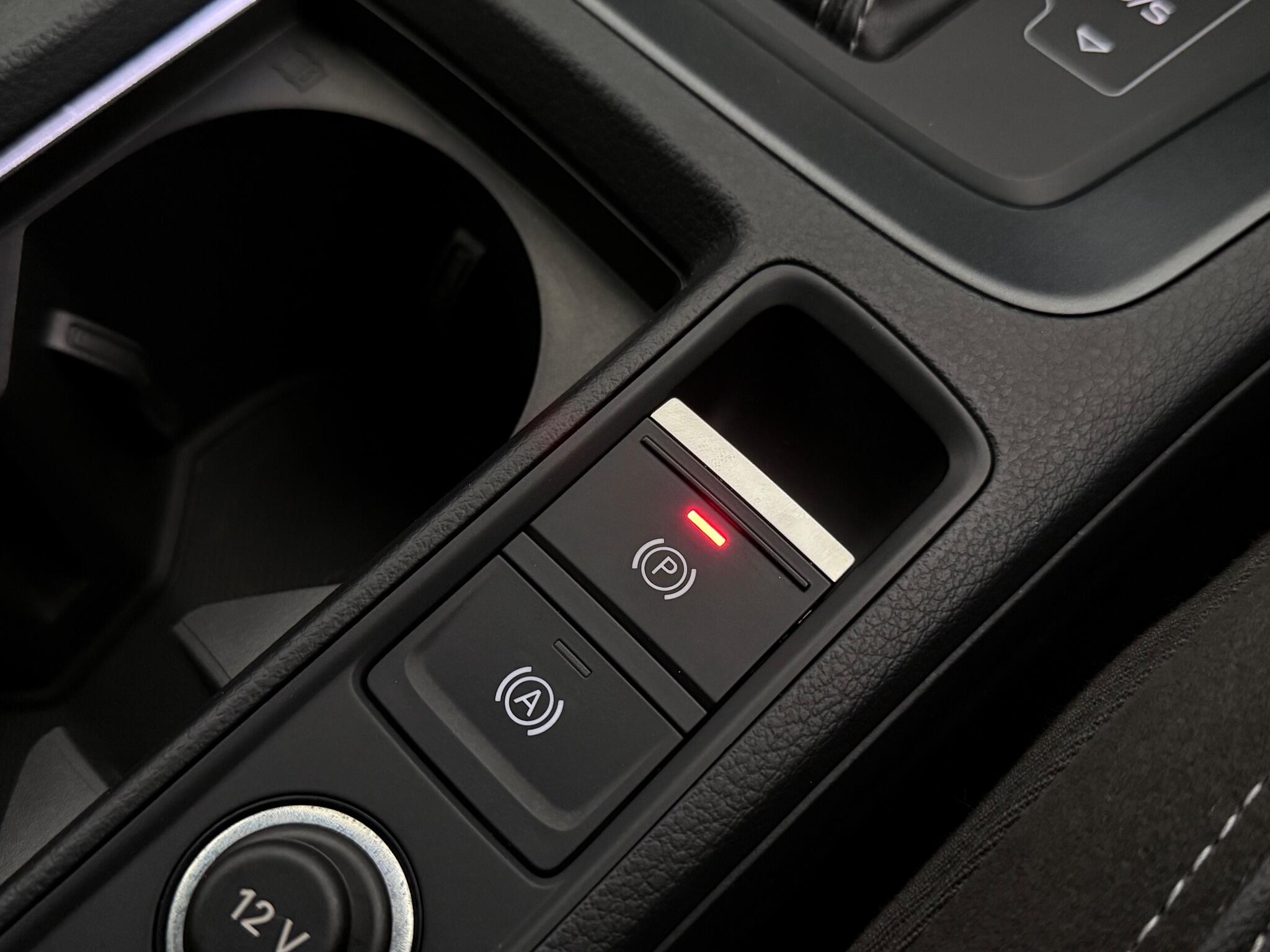 Audi Q3 view 35
