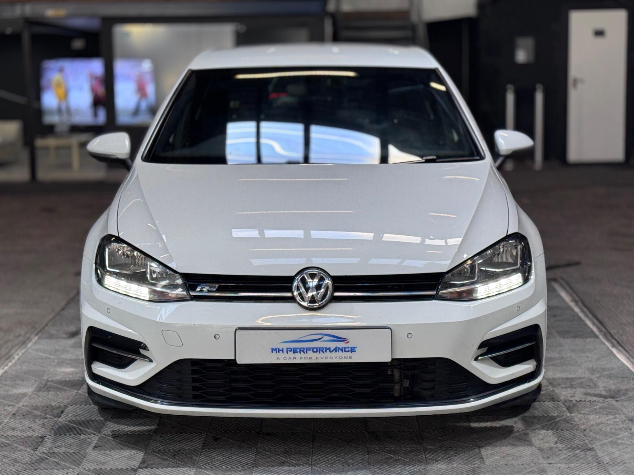 Volkswagen Golf view 2