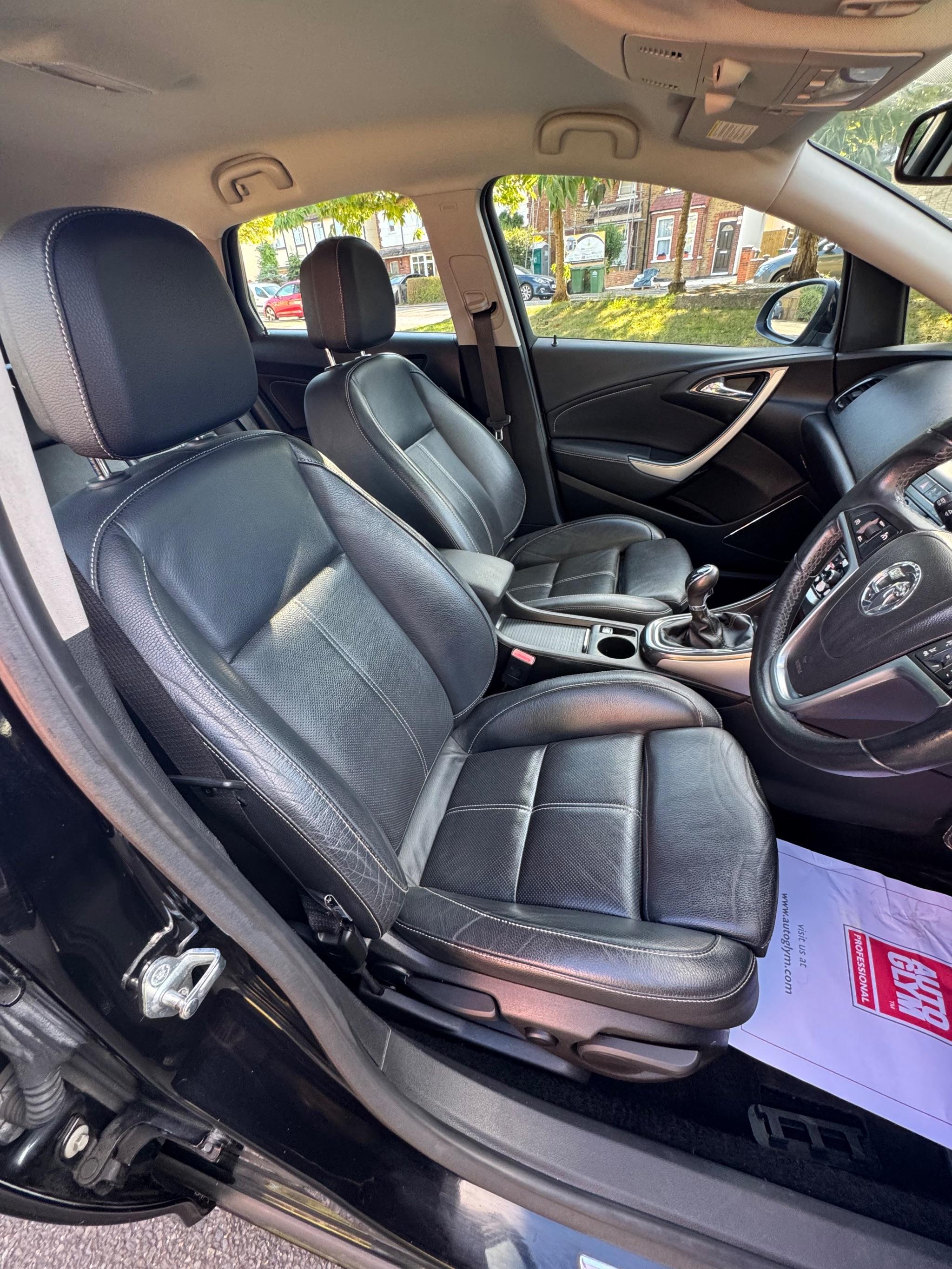 2010 Vauxhall Astra image 13