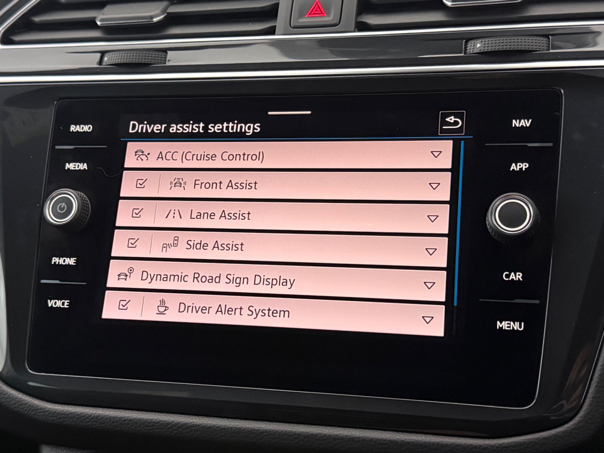 Volkswagen Tiguan view 29