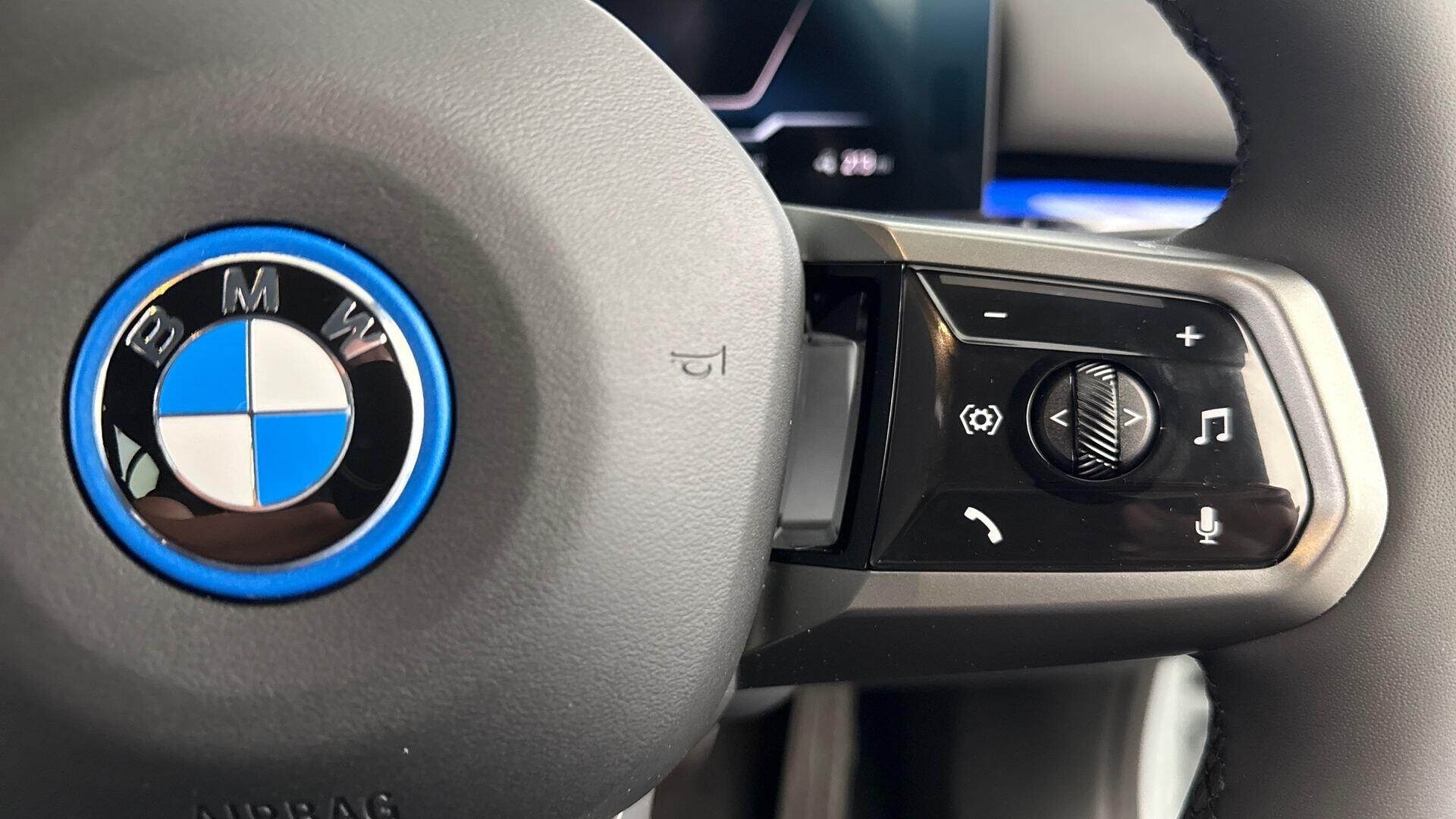 BMW i5 view 19