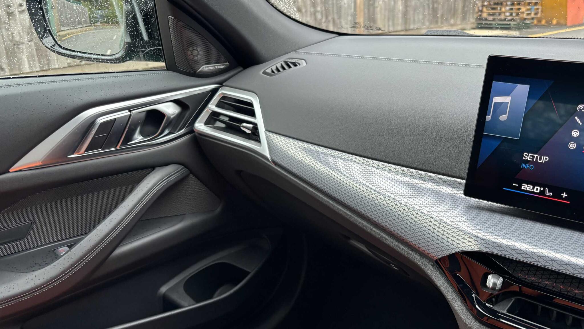 BMW M4 view 21