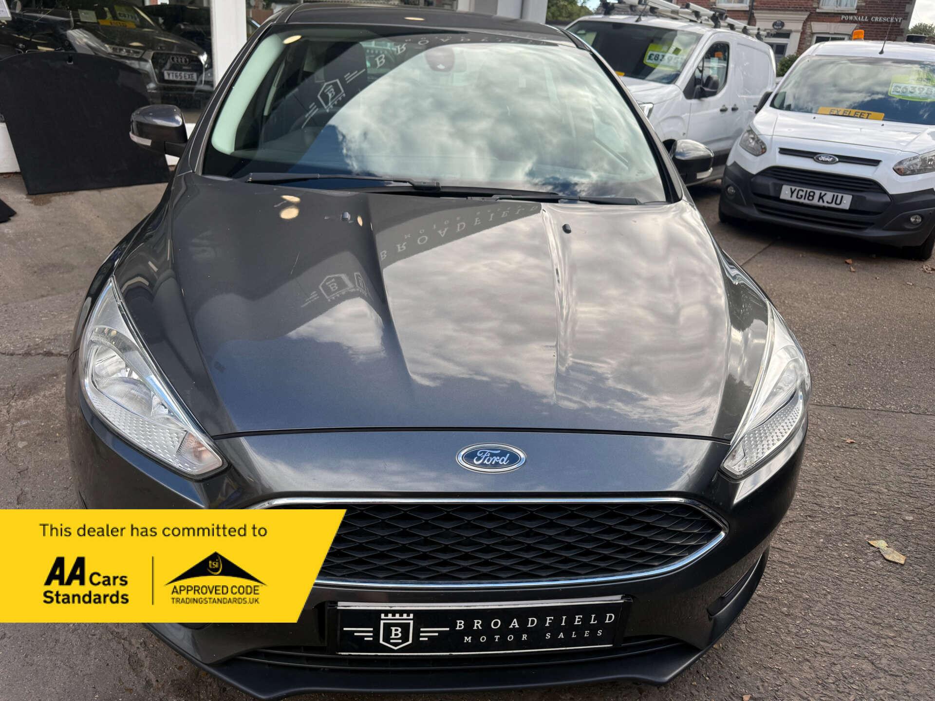 Ford Focus view 6