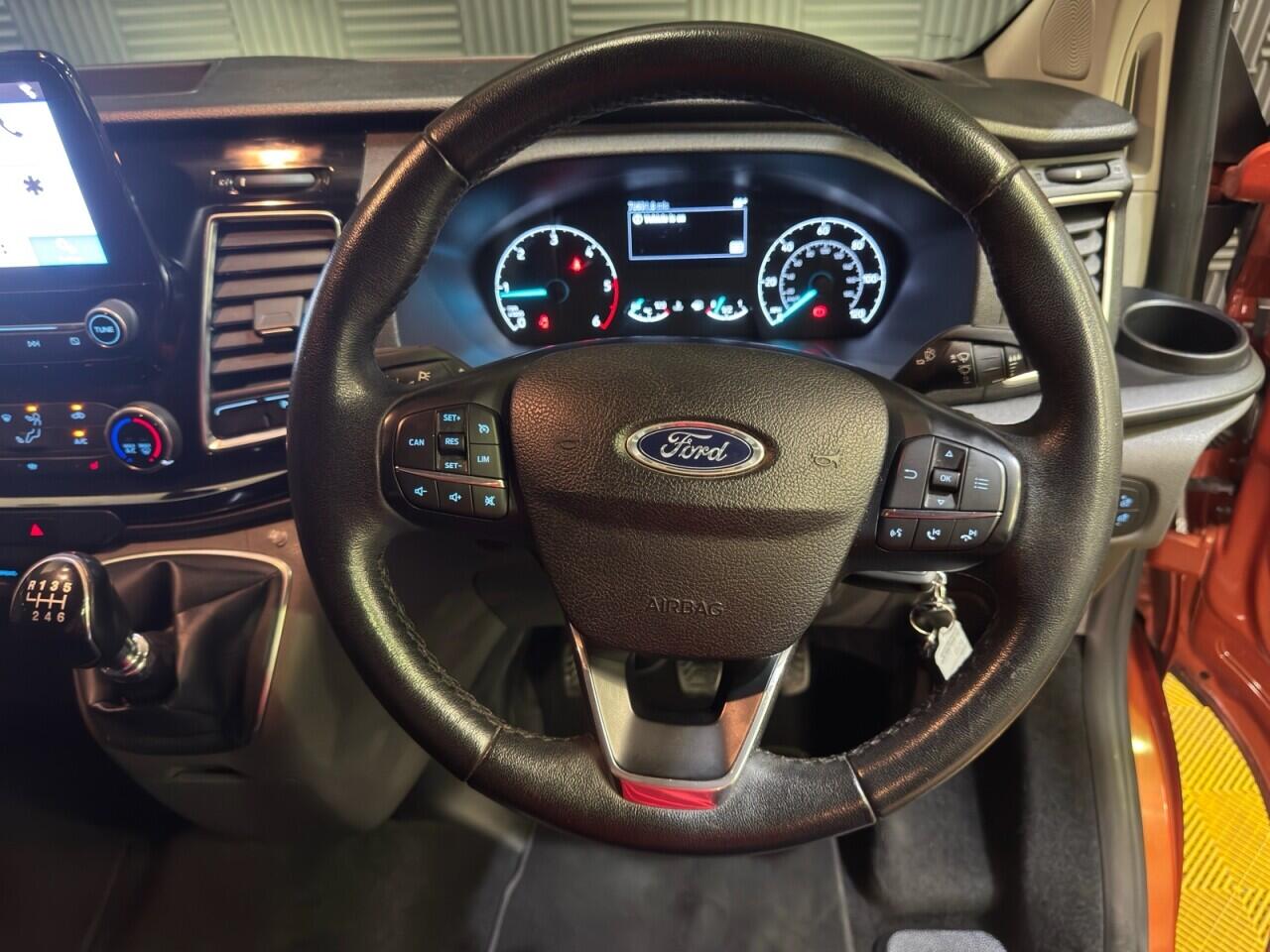 Ford Transit Custom view 15