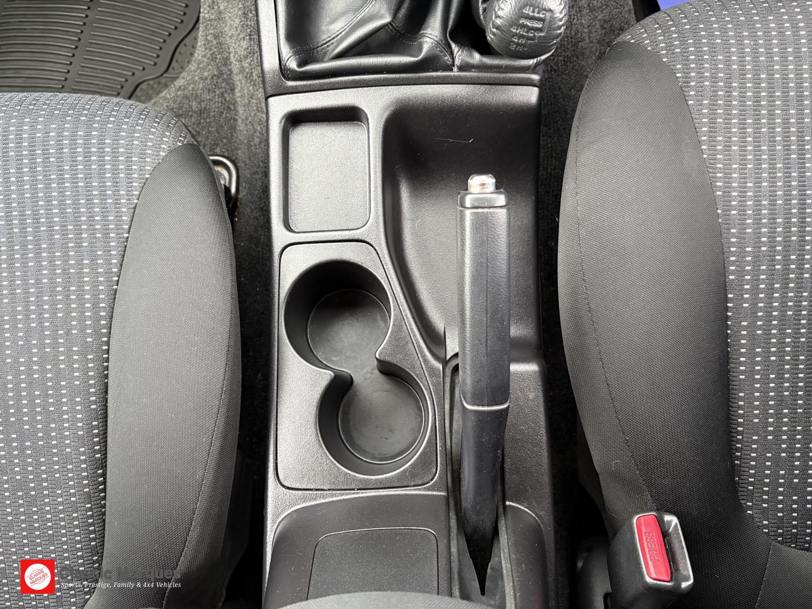 Mitsubishi L200 view 38