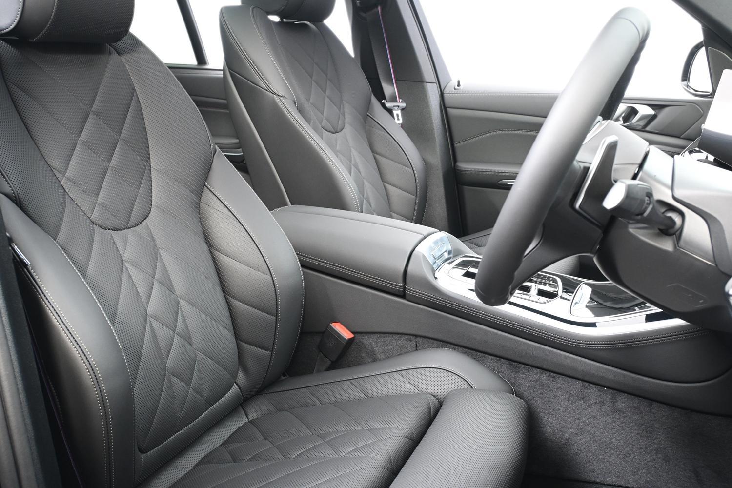 BMW X5 view 11