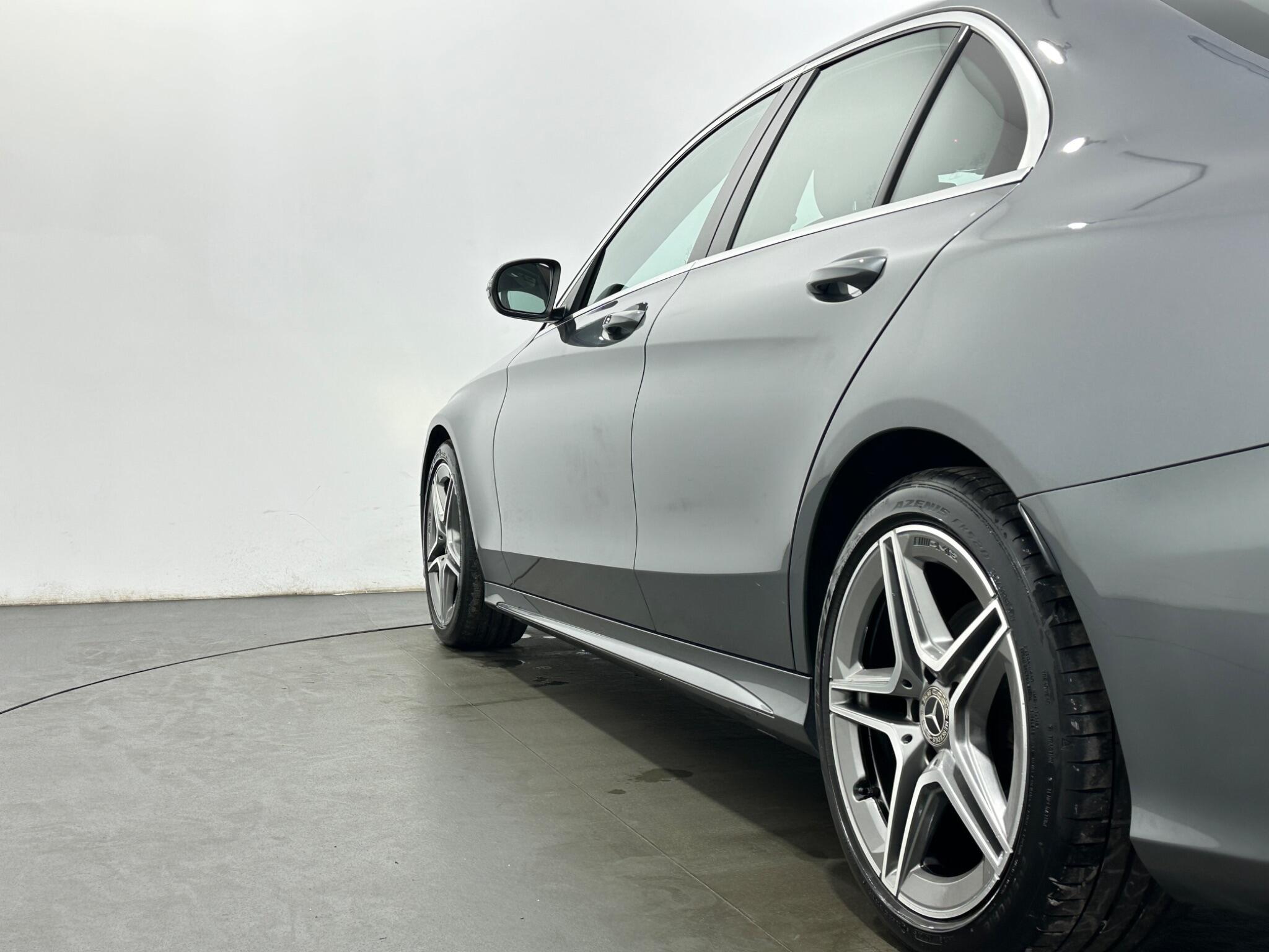 Mercedes-Benz C-Class view 47