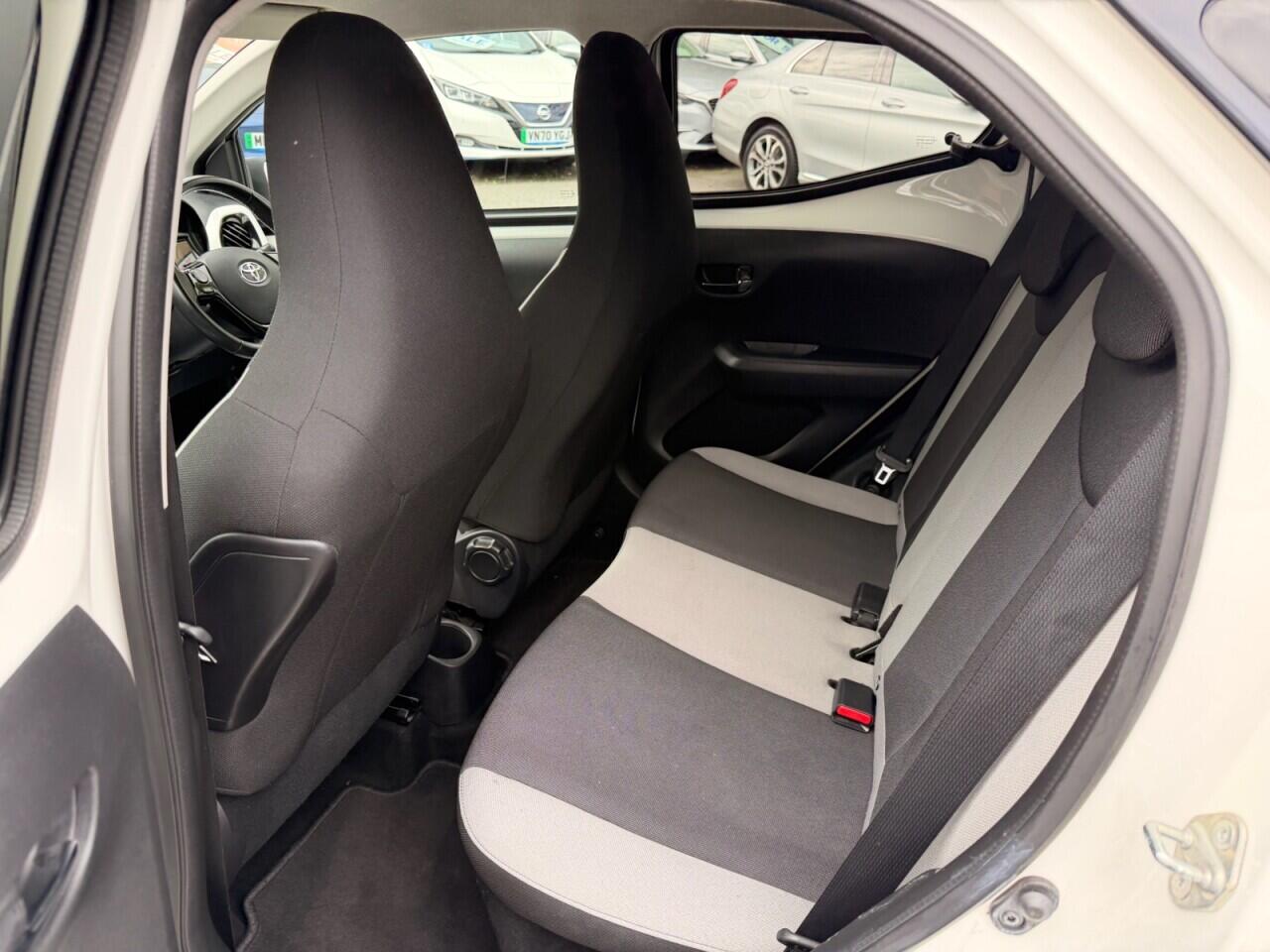 Toyota Aygo view 14