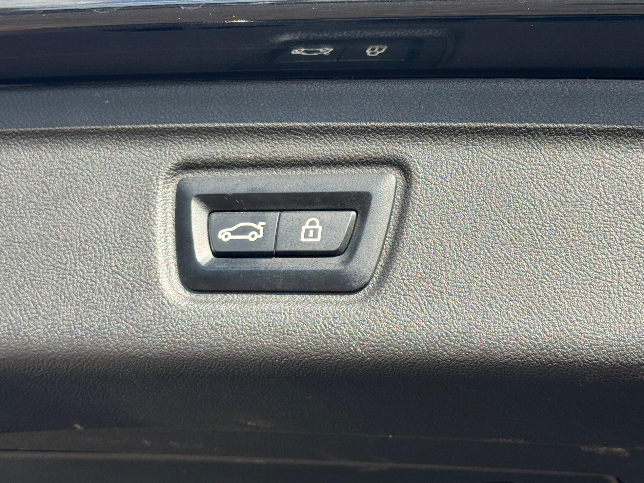 BMW 3 Series view 32