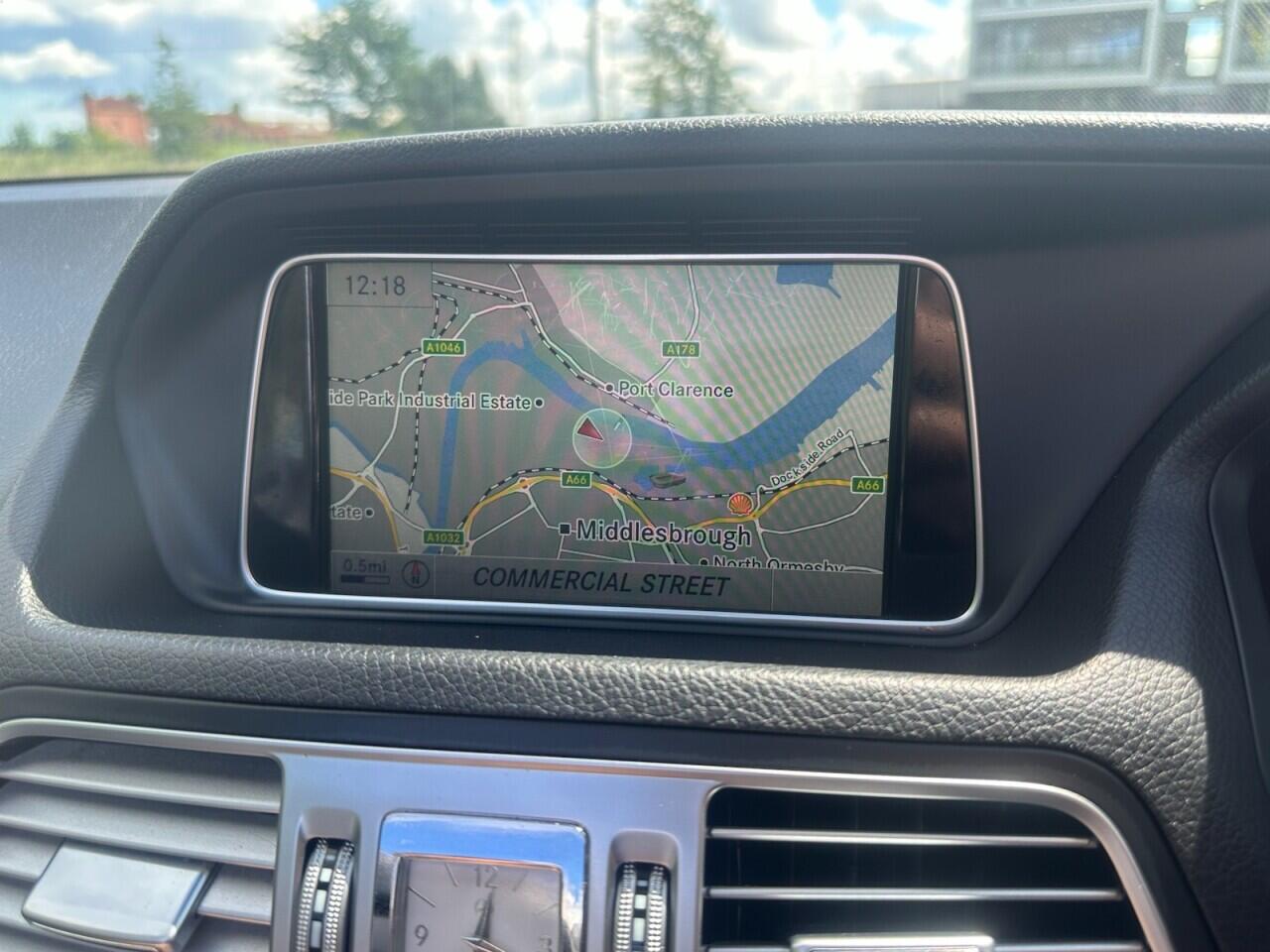 Mercedes-Benz E-Class view 35