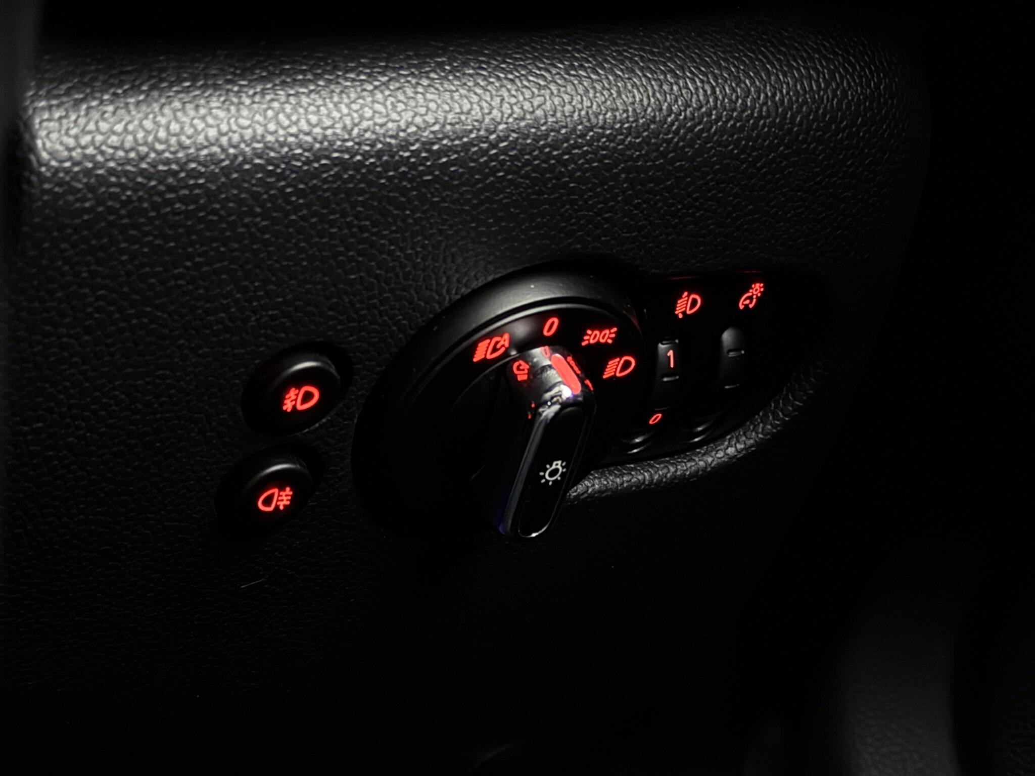 Mini Hatch view 19