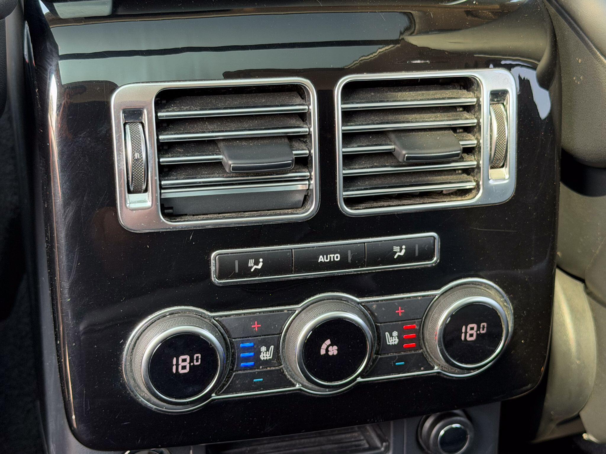 Land Rover Range Rover view 17