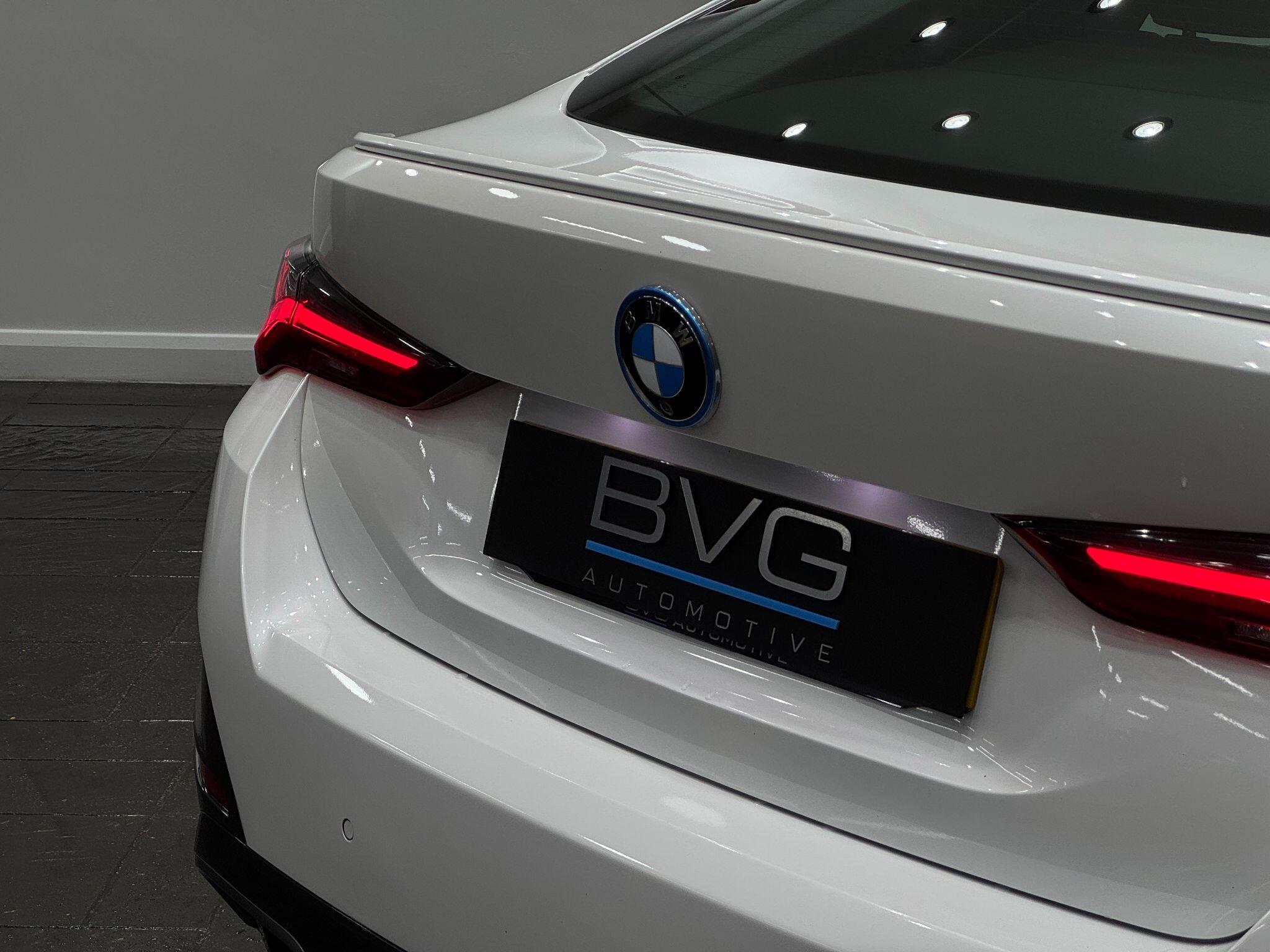 BMW I4 view 22