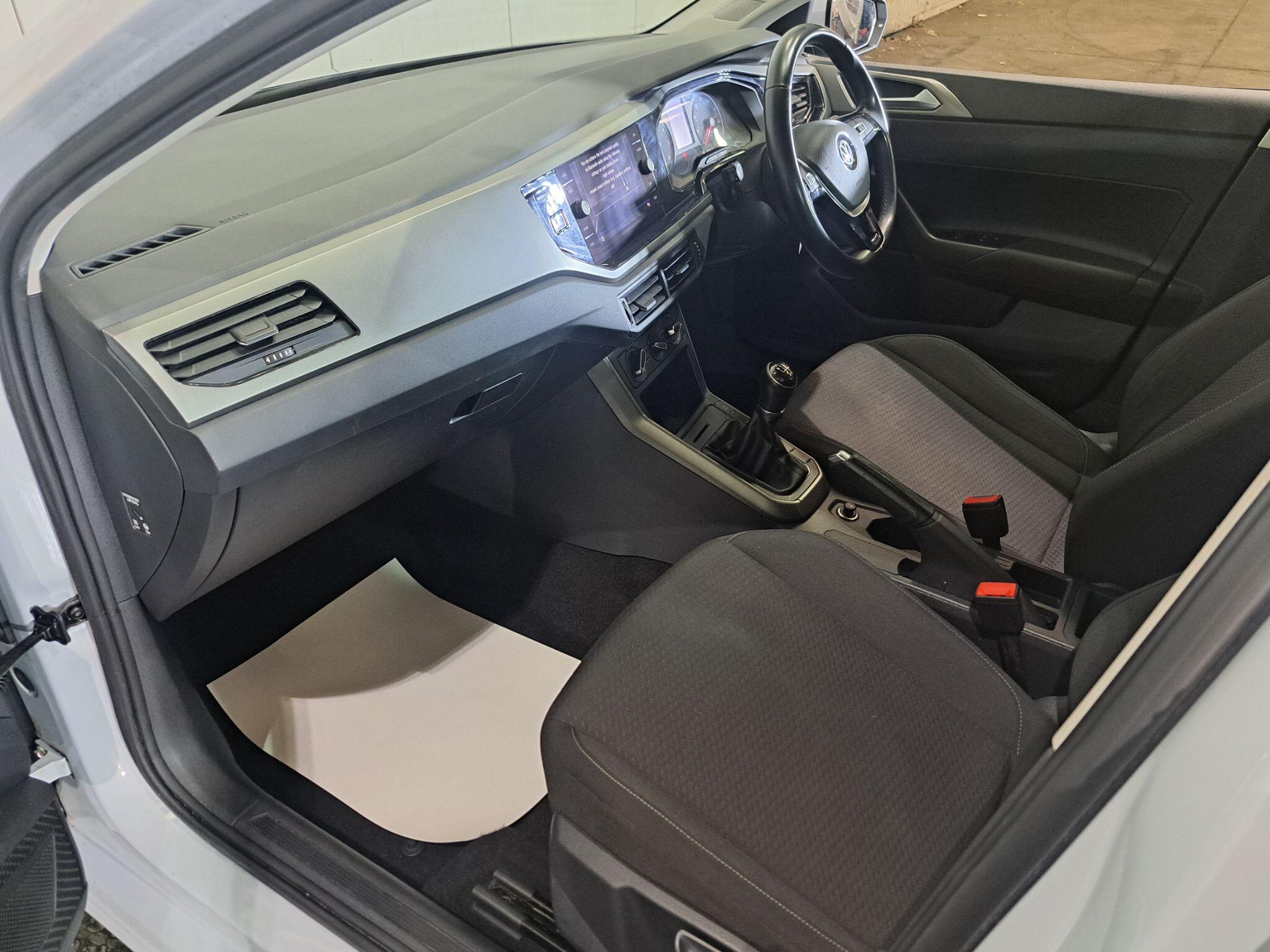 Volkswagen Polo view 23