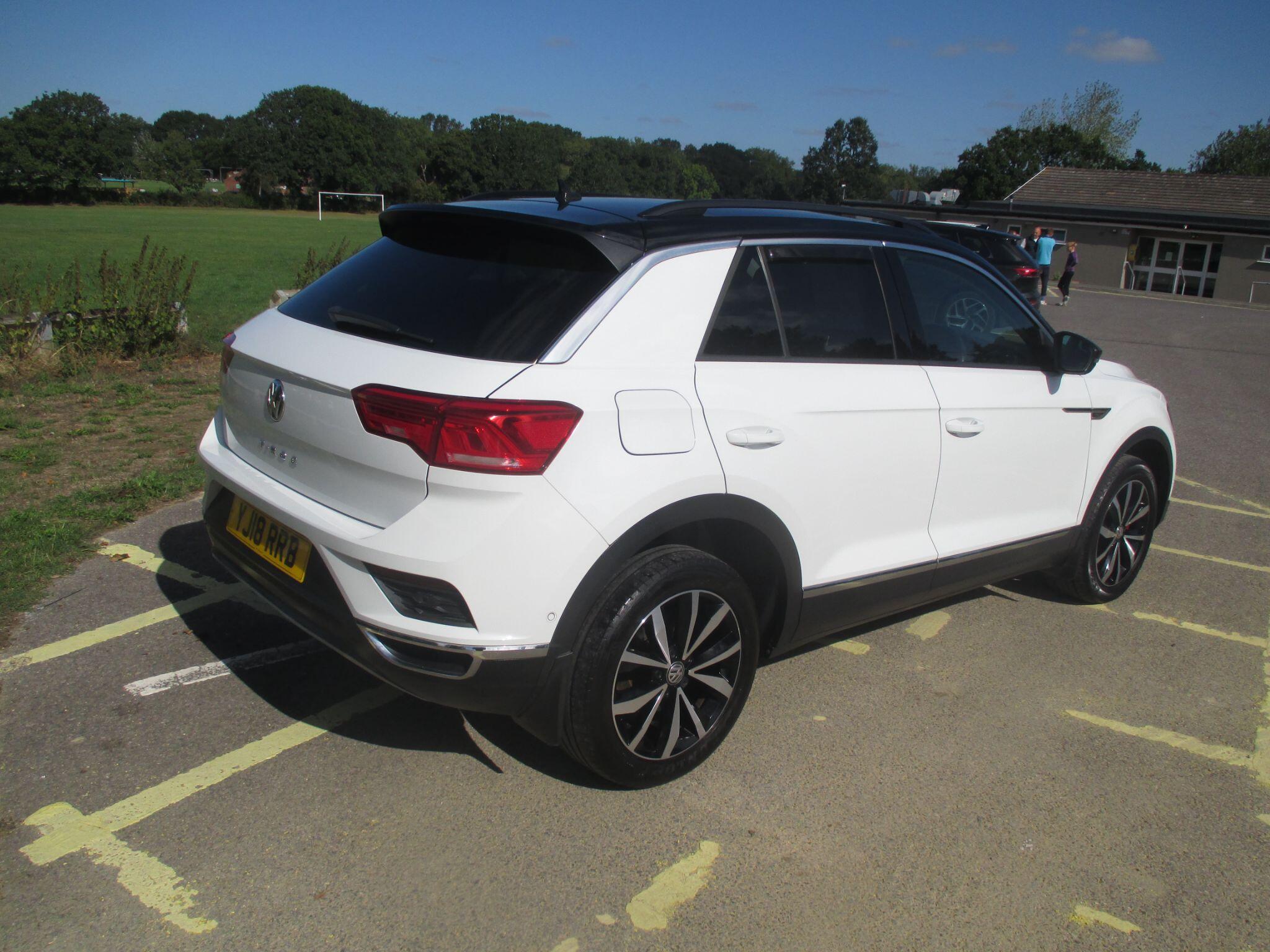 Volkswagen T-Roc view 13