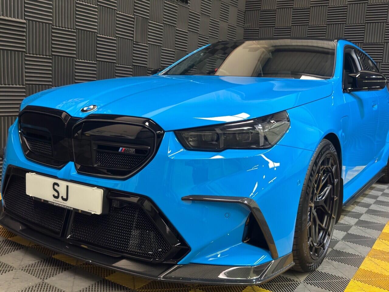 BMW M5 view 25
