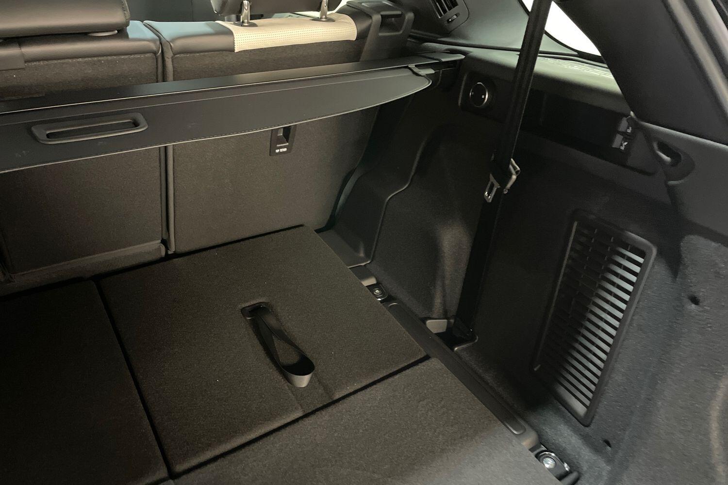 Land Rover Discovery Sport view 22