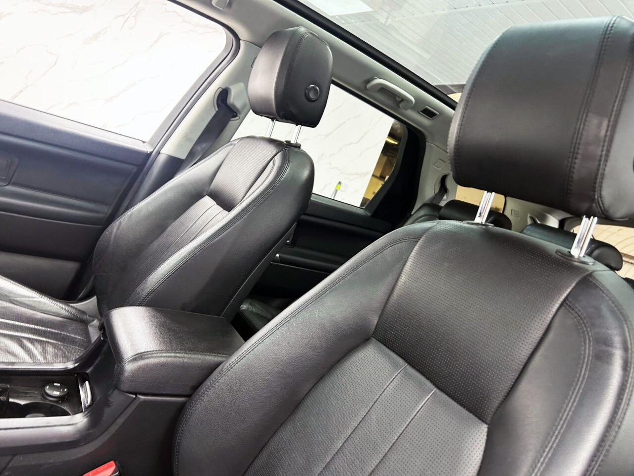 Land Rover Discovery Sport view 13