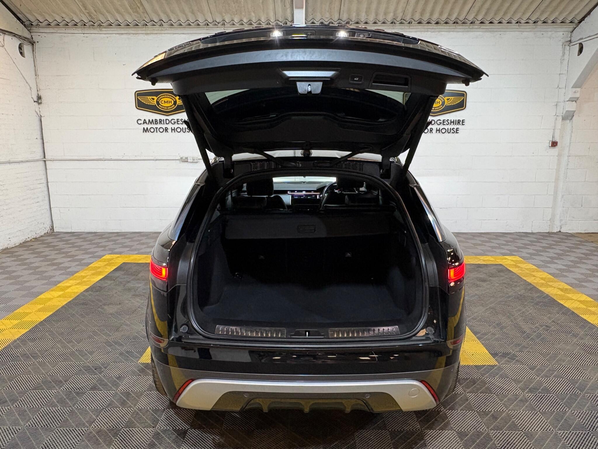 Land Rover Range Rover Velar view 43