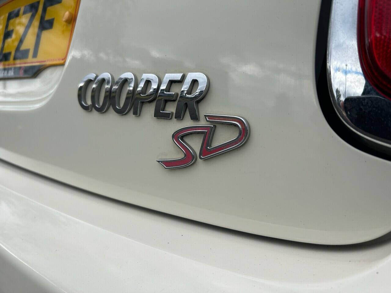 Mini Hatch view 18