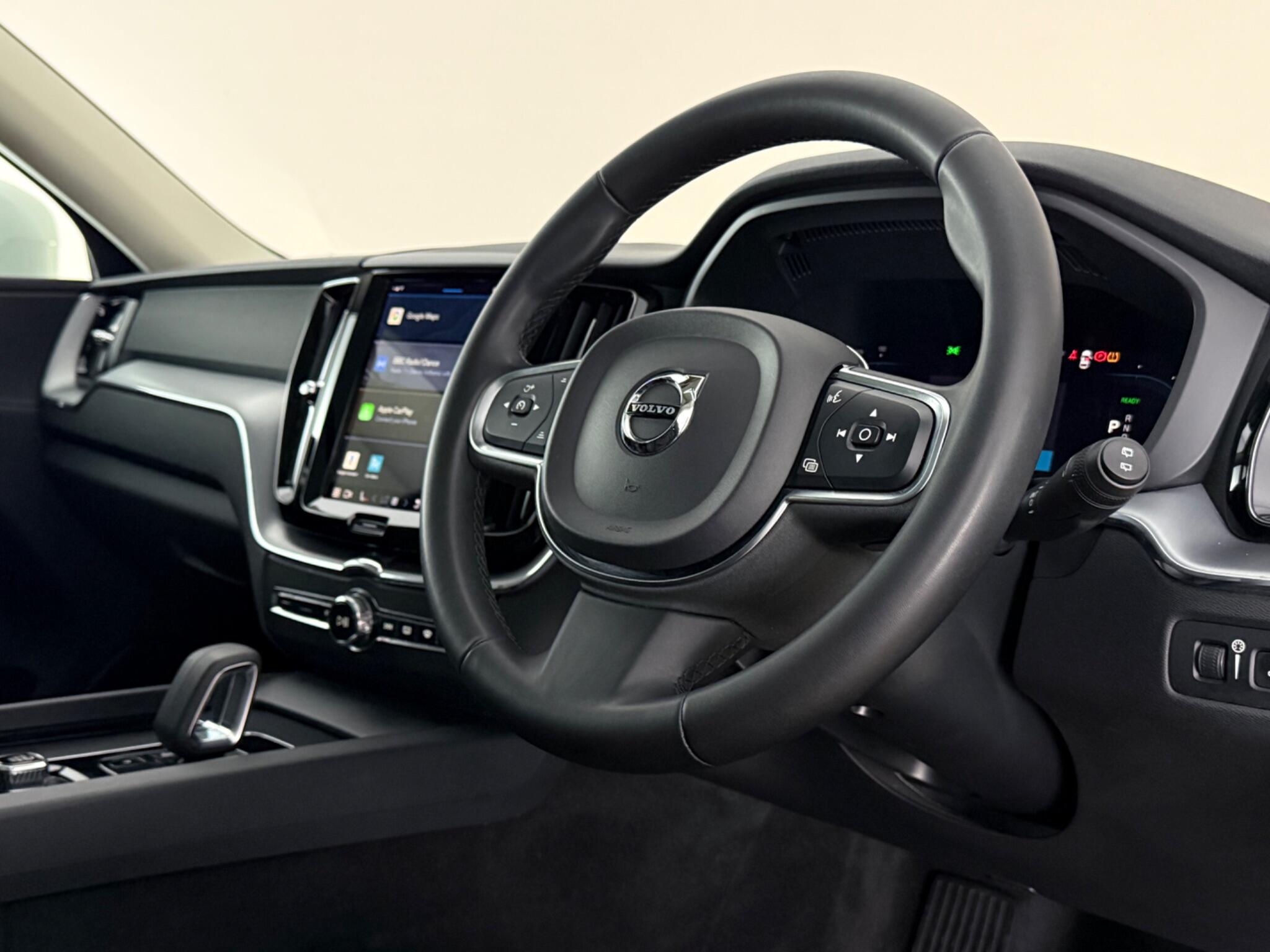 Volvo XC60 view 3