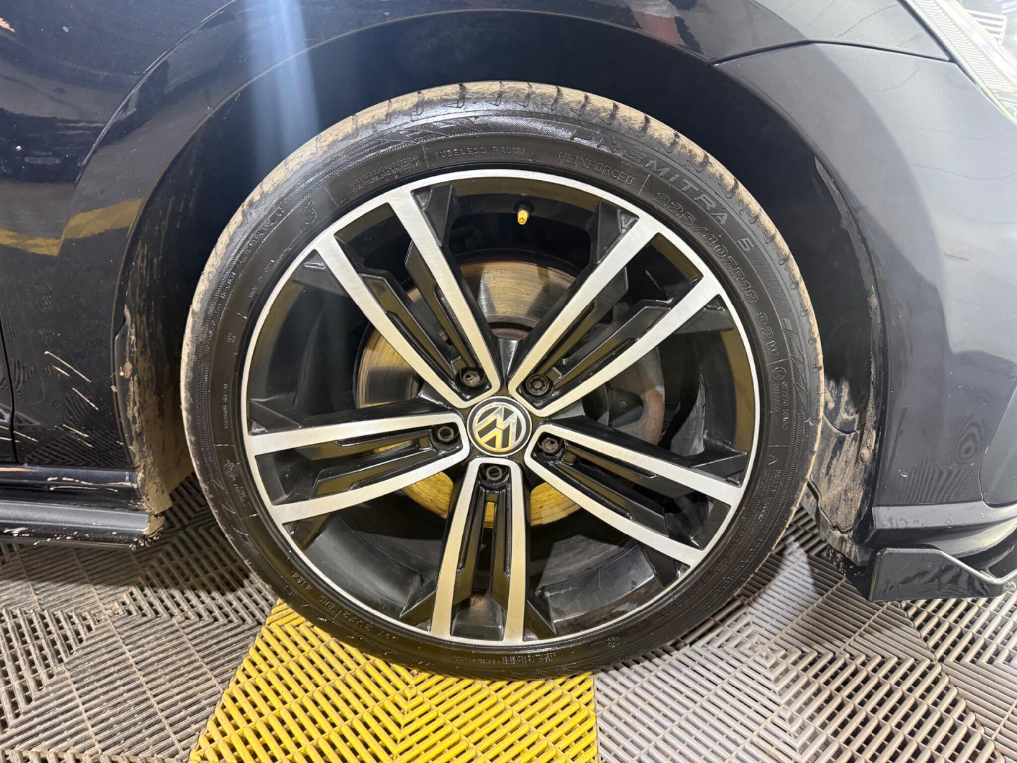 Volkswagen Golf view 45